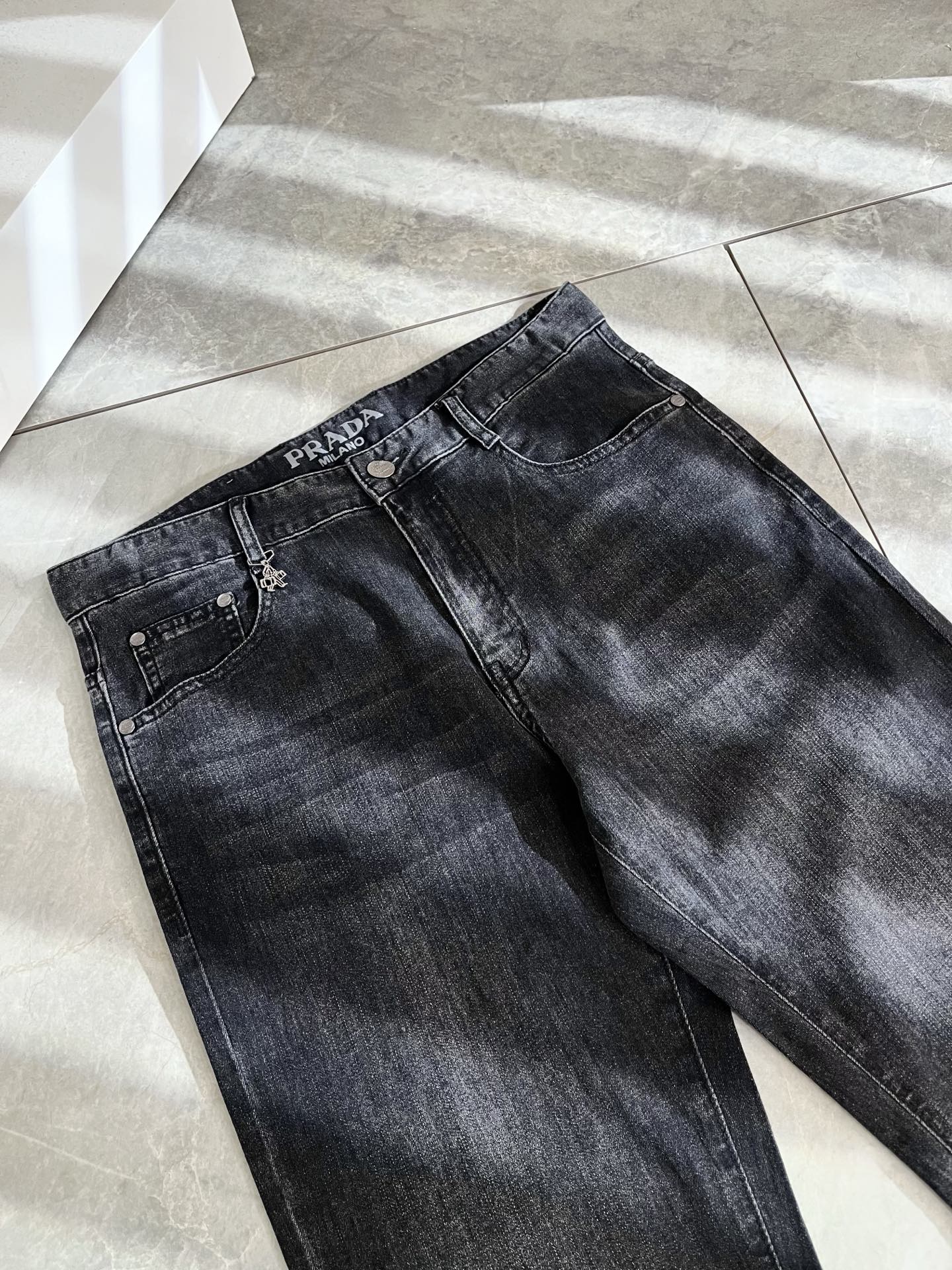 Prada  牛仔裤服装 4