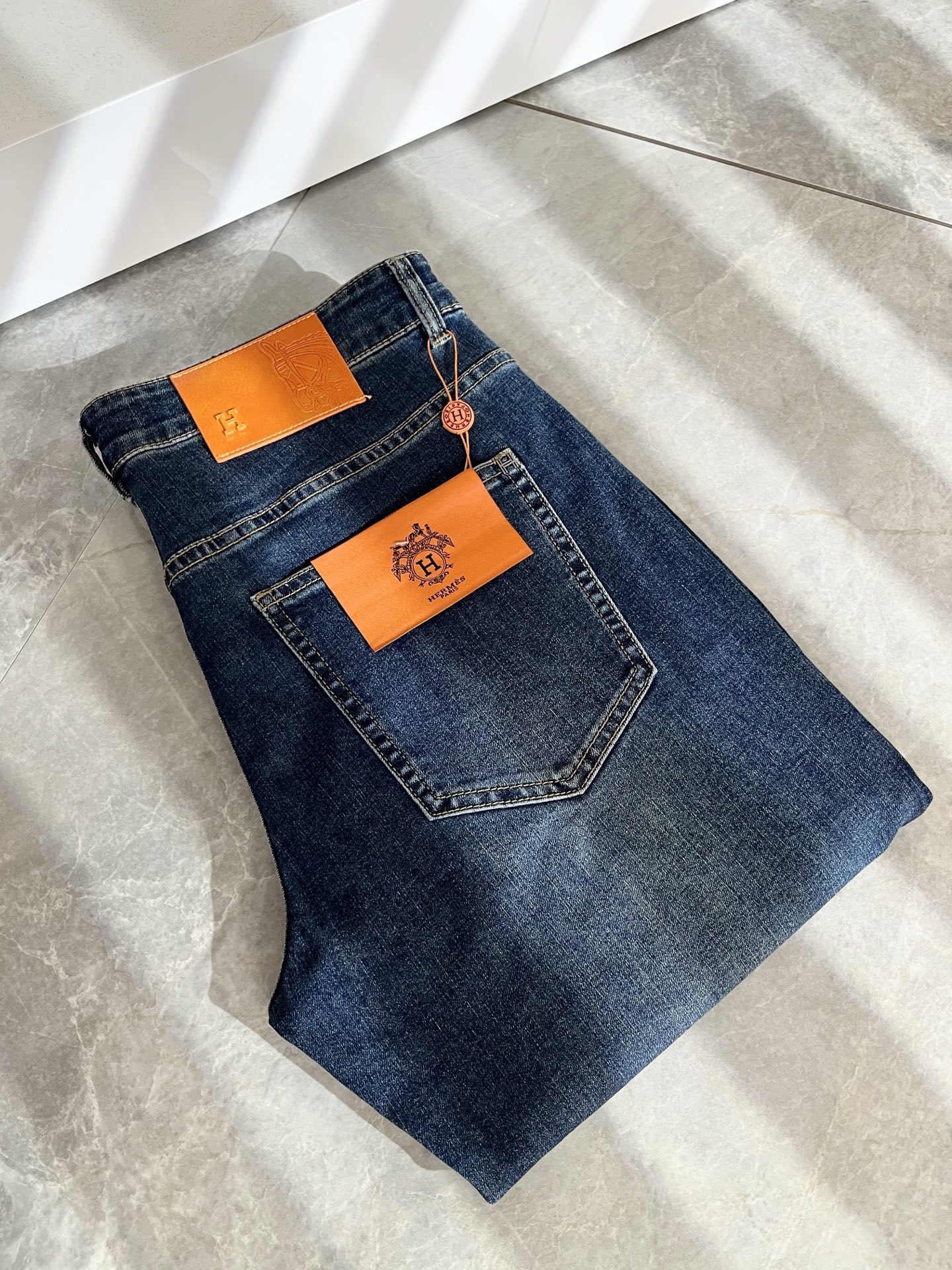 HERM*S   爱*仕 2025春夏男士高端丹宁水洗小直筒牛仔裤 海外...