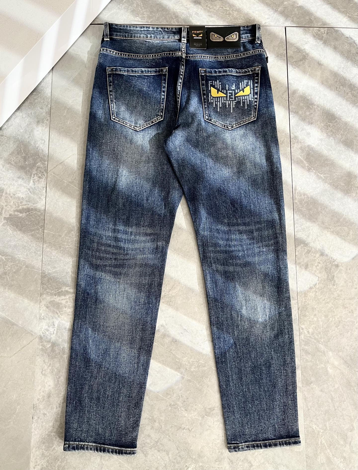 Fendi  牛仔裤服装 3