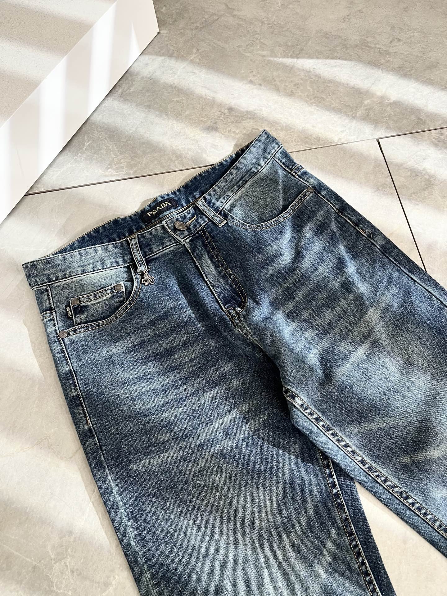 Prada  牛仔裤服装 4