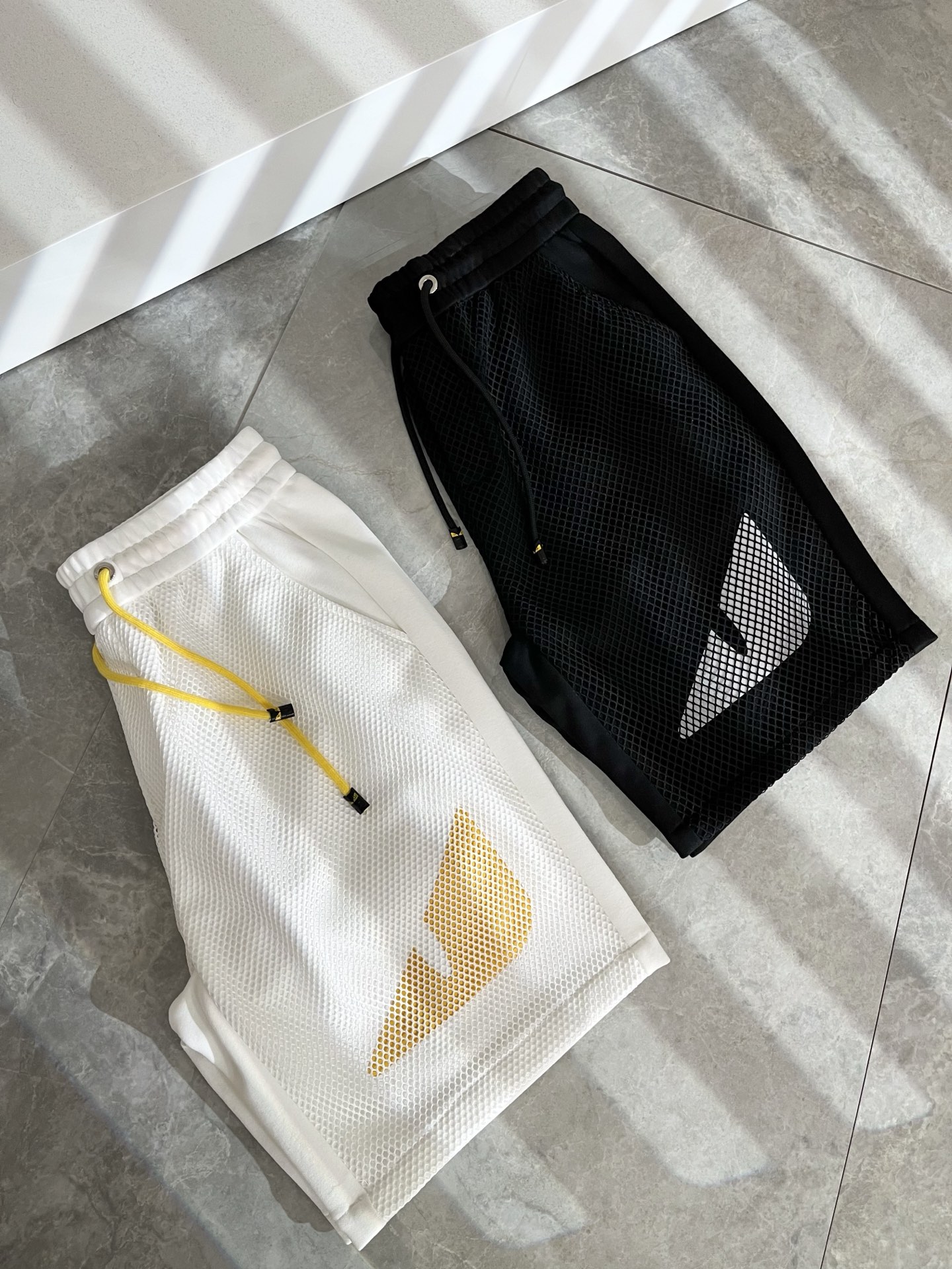 Fendi  休闲短裤服装 1