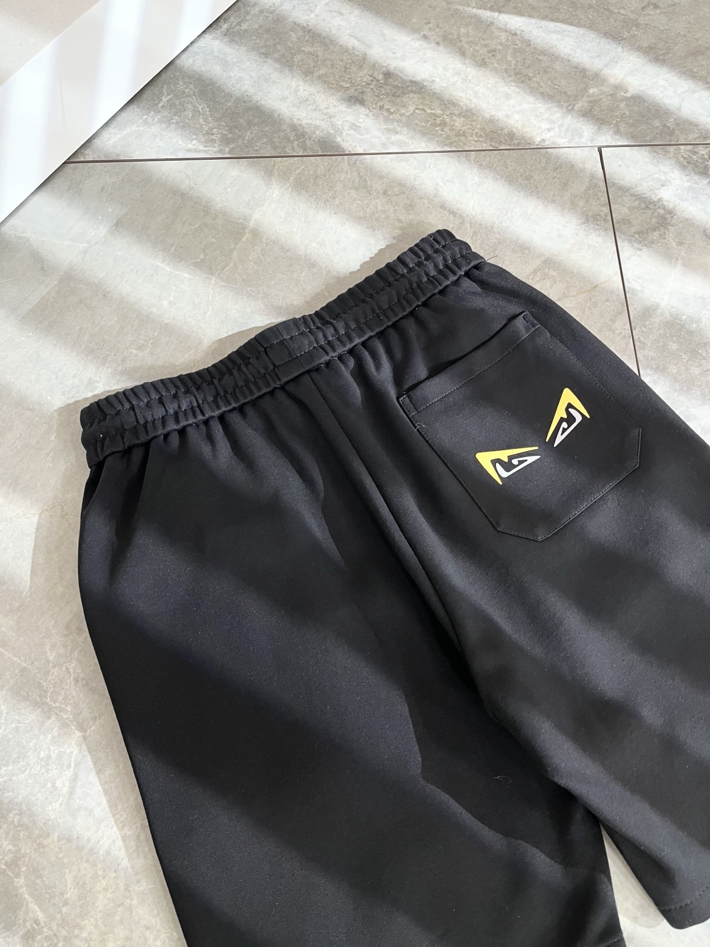 Fendi  休闲短裤服装 8