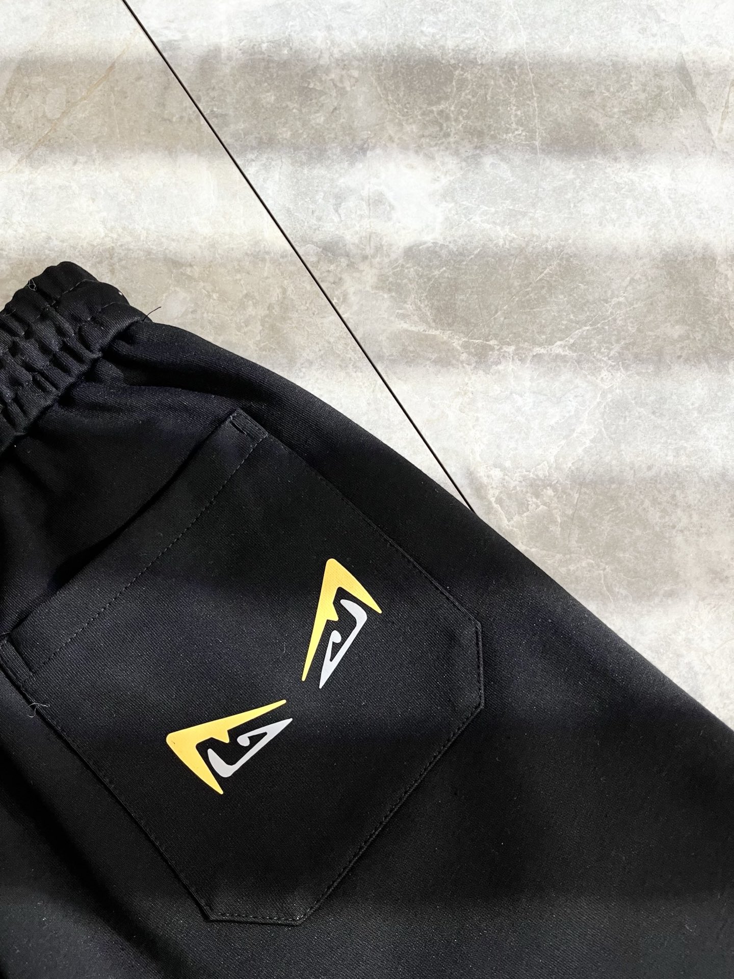 Fendi  休闲短裤服装 9