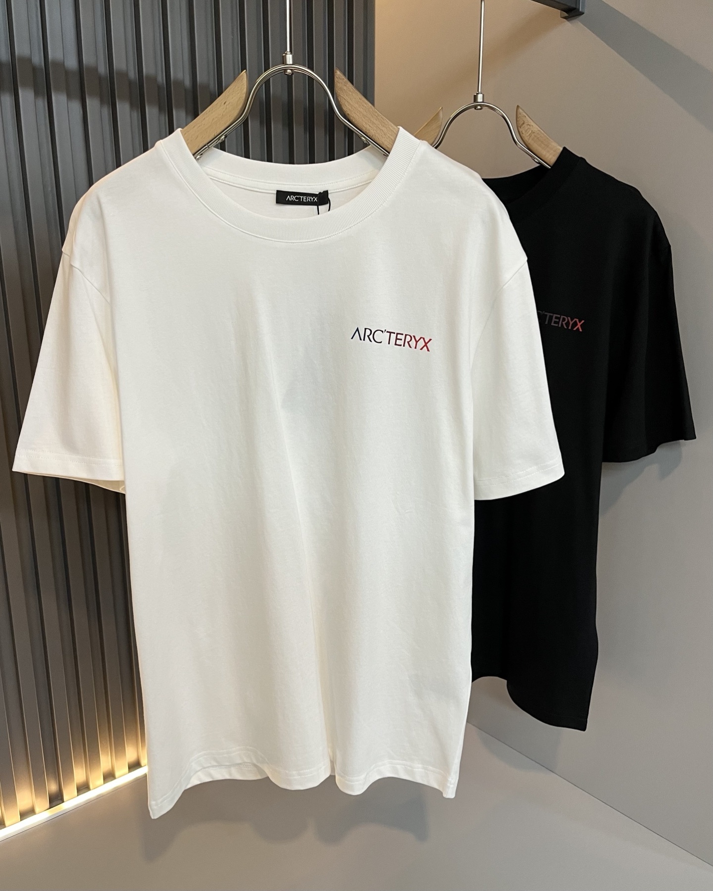 ARCTER*X始*祖鸟 2025春夏新款男女同款👫短袖T恤,户外品牌可能大家第一想到的就是加拿大鹅