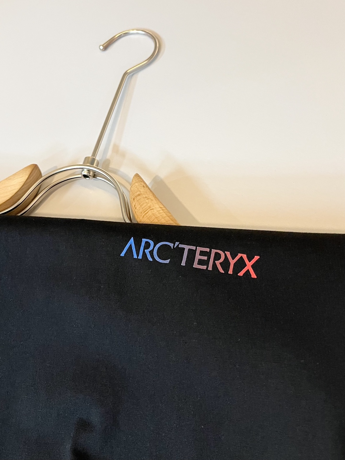 ARCTER*X始*祖鸟 2025春夏新款男女同款👫短袖T恤,户外品牌可能大家第一想到的就是加拿大鹅