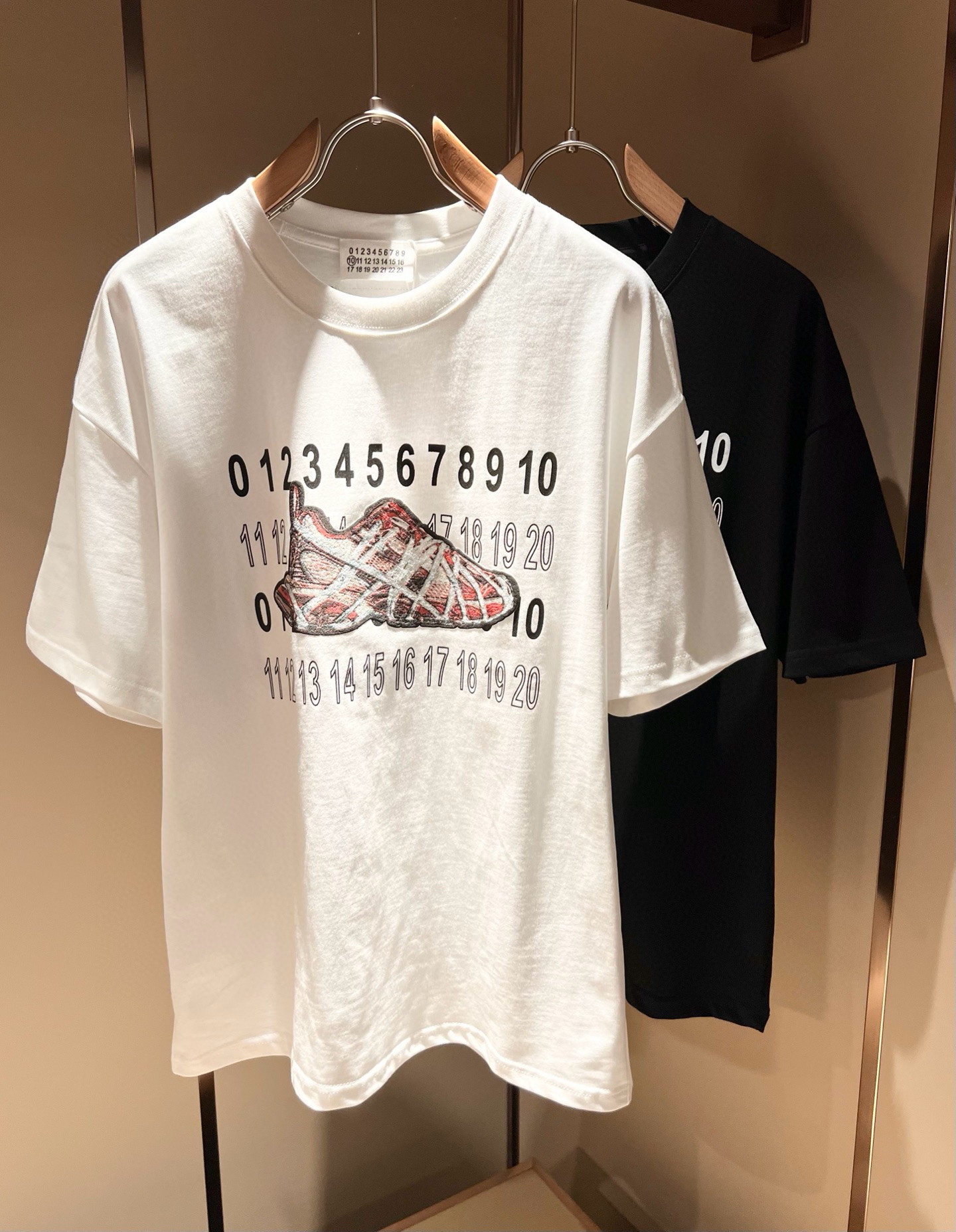 Maison Margiela  T恤, 休闲裤服装,男,女 1