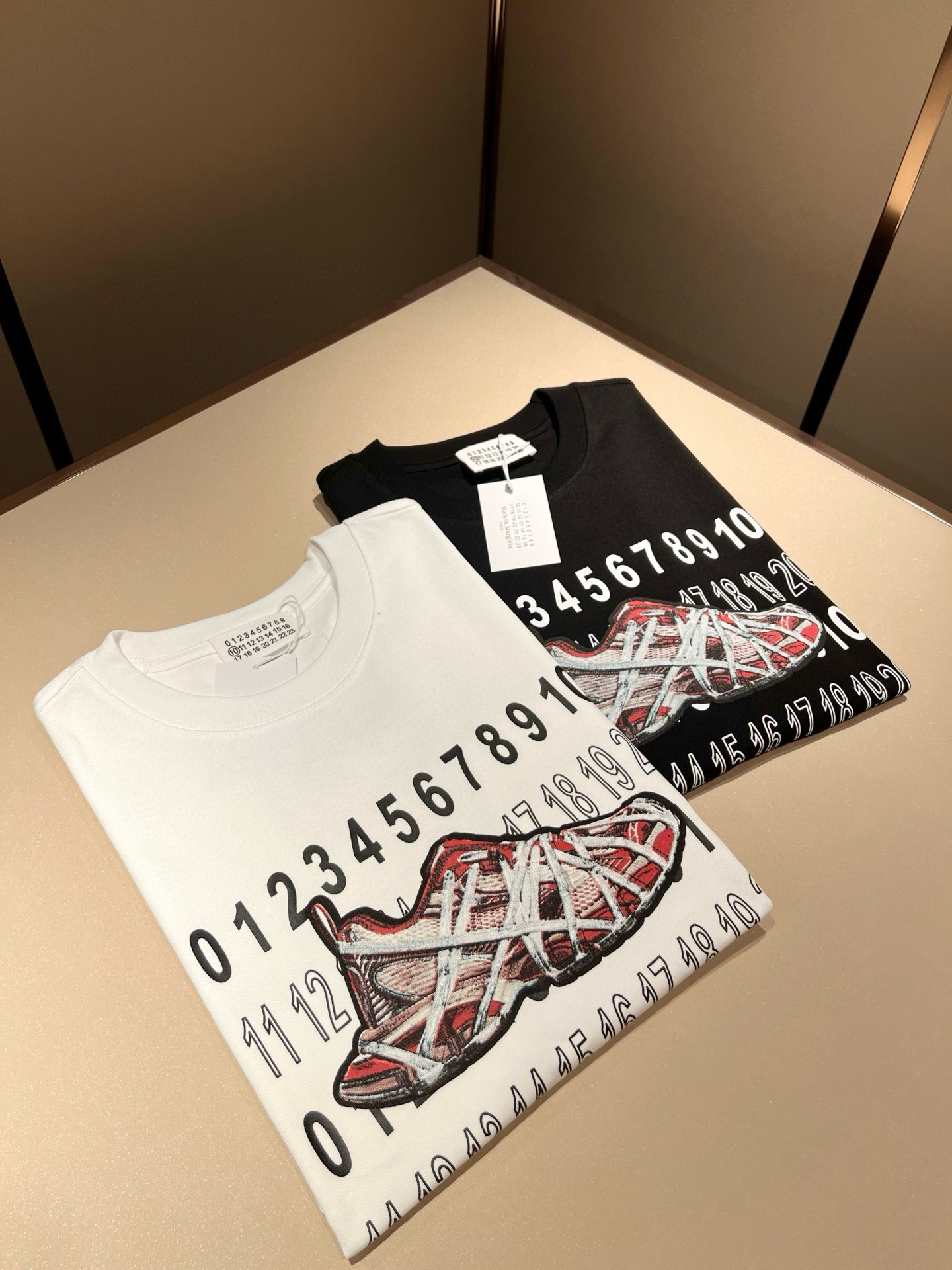 Maison Margiela  T恤, 休闲裤服装,男,女 3