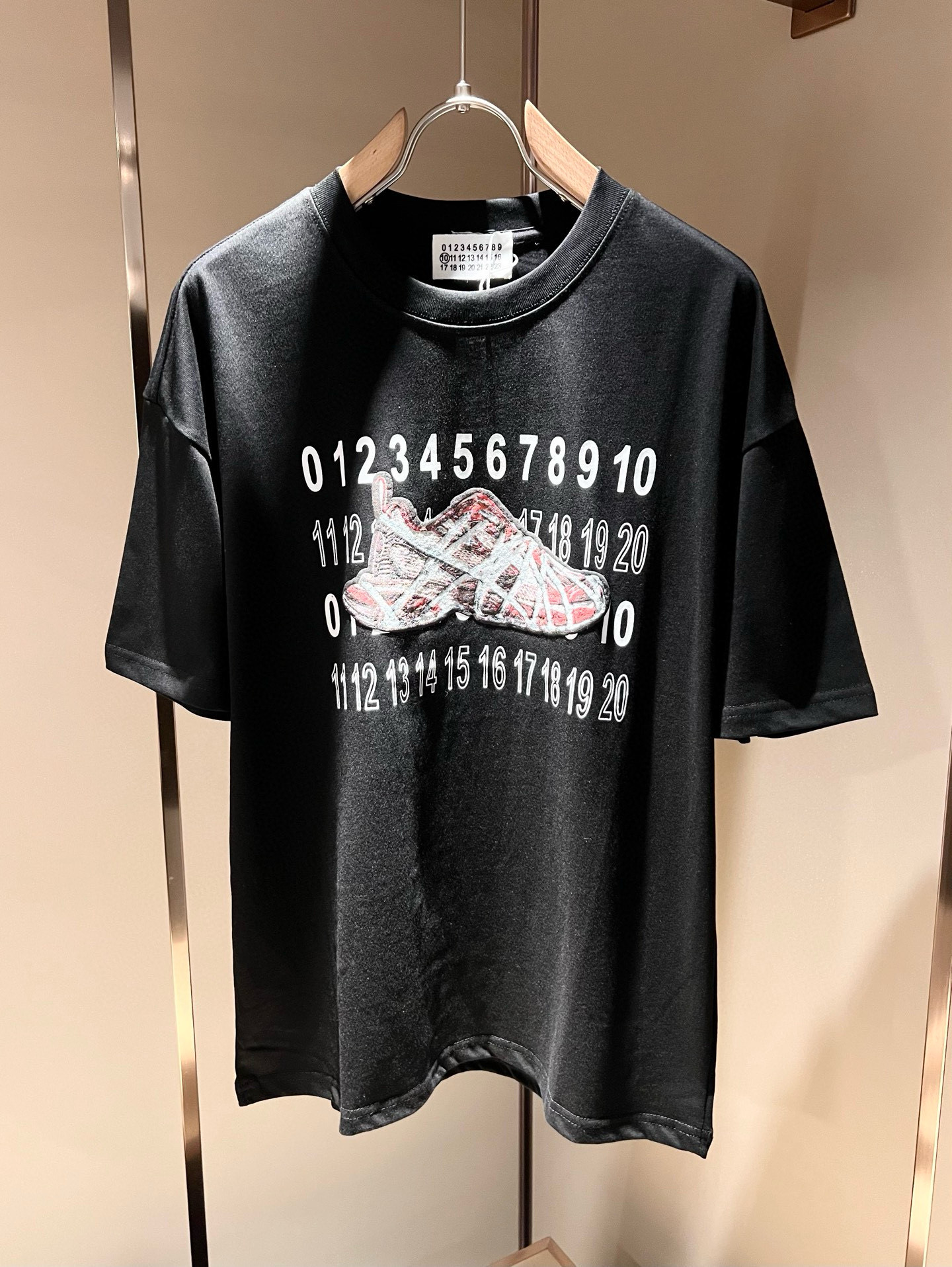 Maison Margiela  T恤, 休闲裤服装,男,女 2