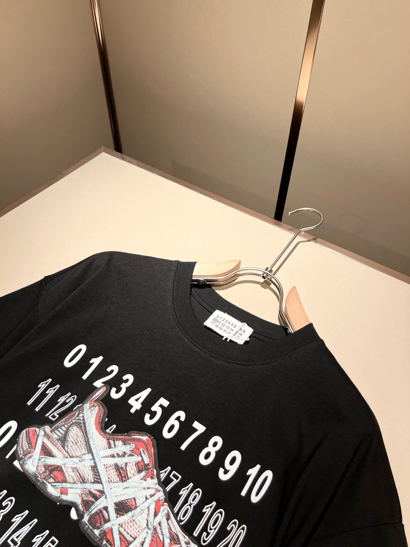 Maison Margiela  T恤, 休闲裤服装,男,女 7