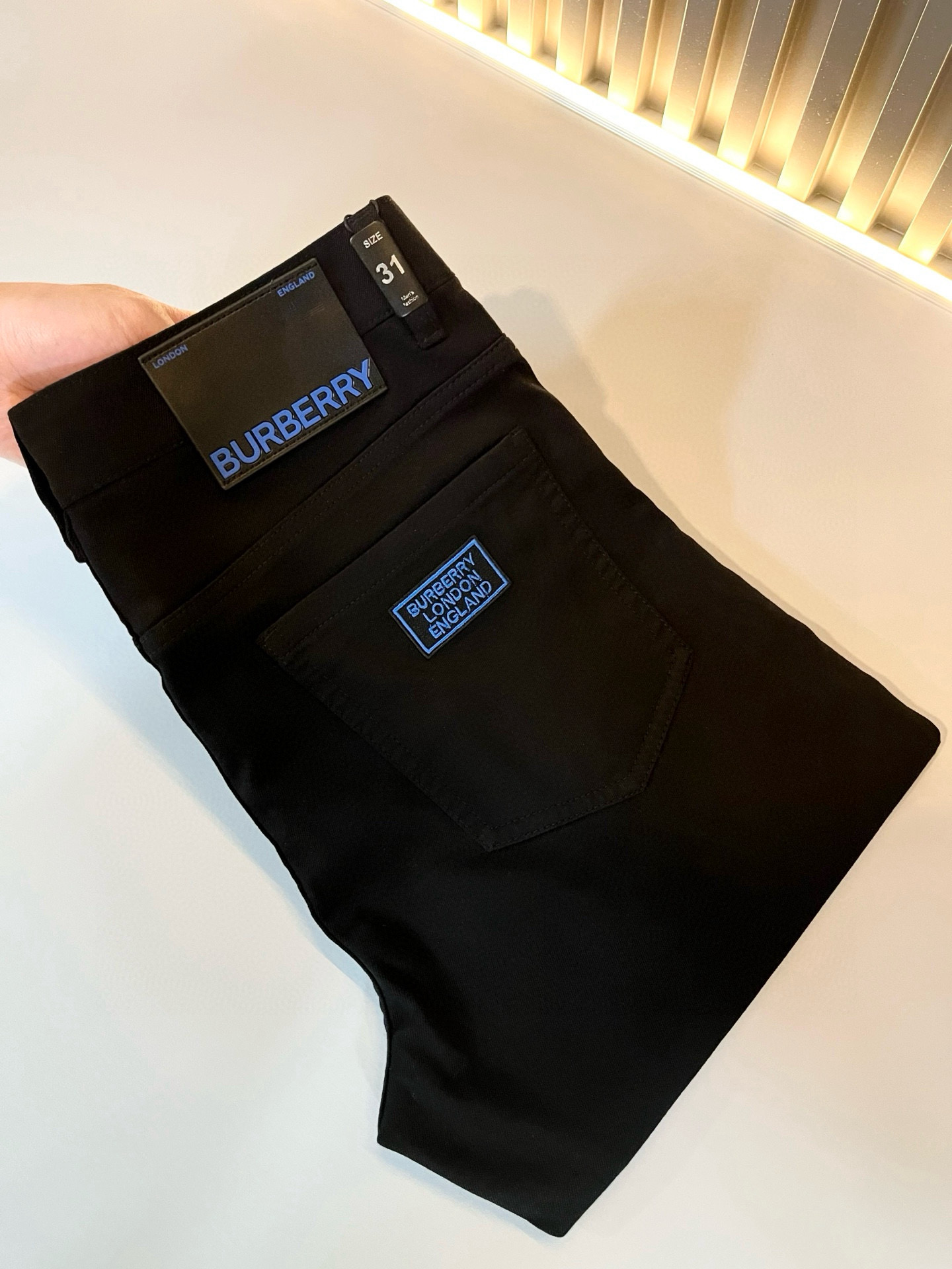 BURBER*Y巴*莉 2025春夏新品男士高端休闲百搭牛仔裤！对于BUR...