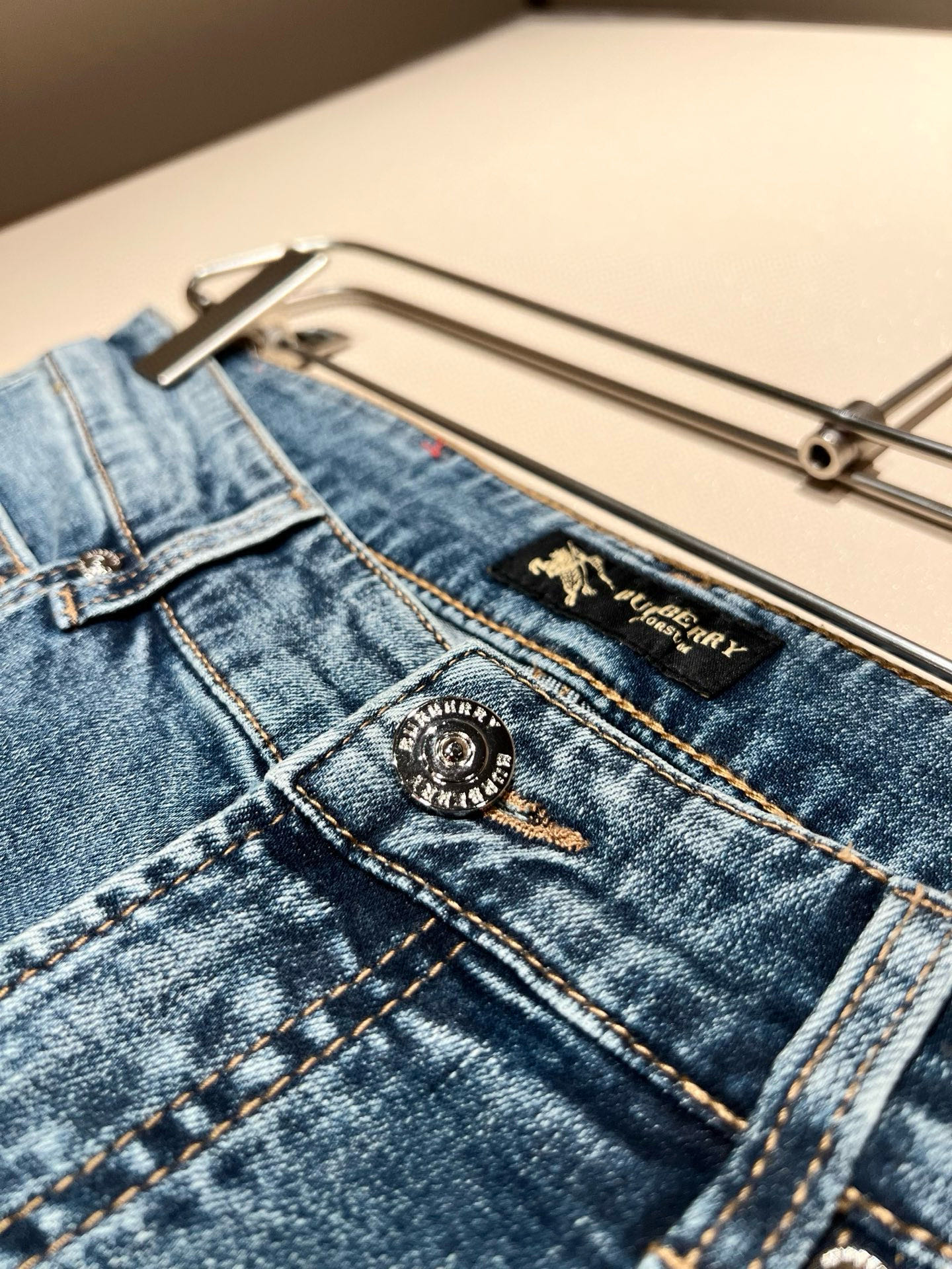 BURBERRY 牛仔裤服装,男 5 BURBERRY 牛仔裤服装,男 5