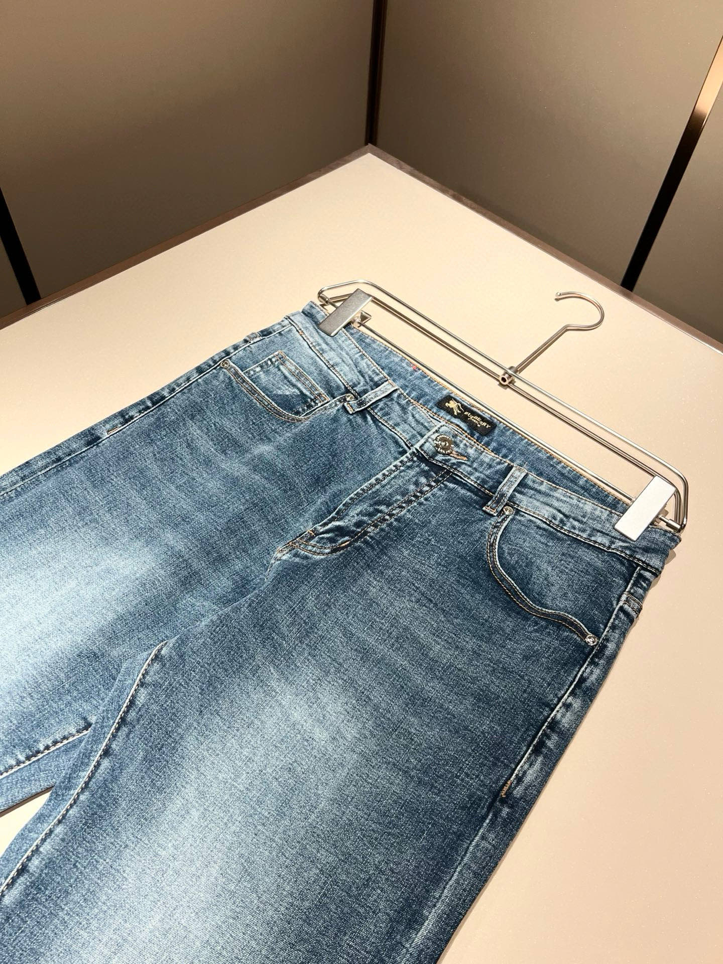 BURBERRY 牛仔裤服装,男 4 BURBERRY 牛仔裤服装,男 4