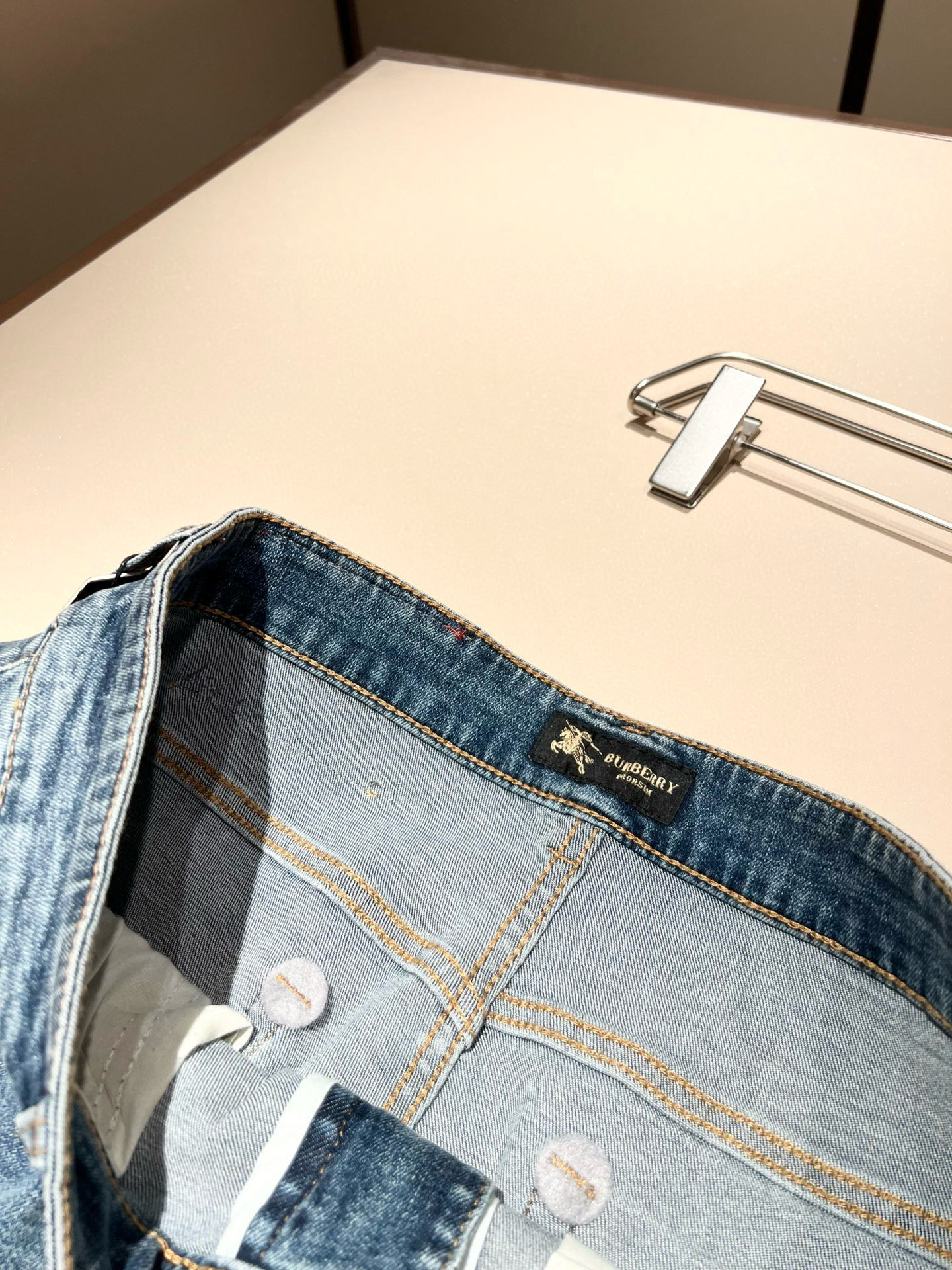 BURBERRY 牛仔裤服装,男 6 BURBERRY 牛仔裤服装,男 6