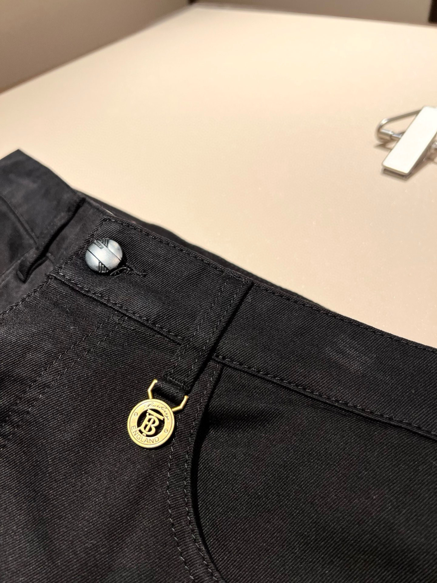 BURBERRY 2025早春新品 男士牛仔裤服装,男 5