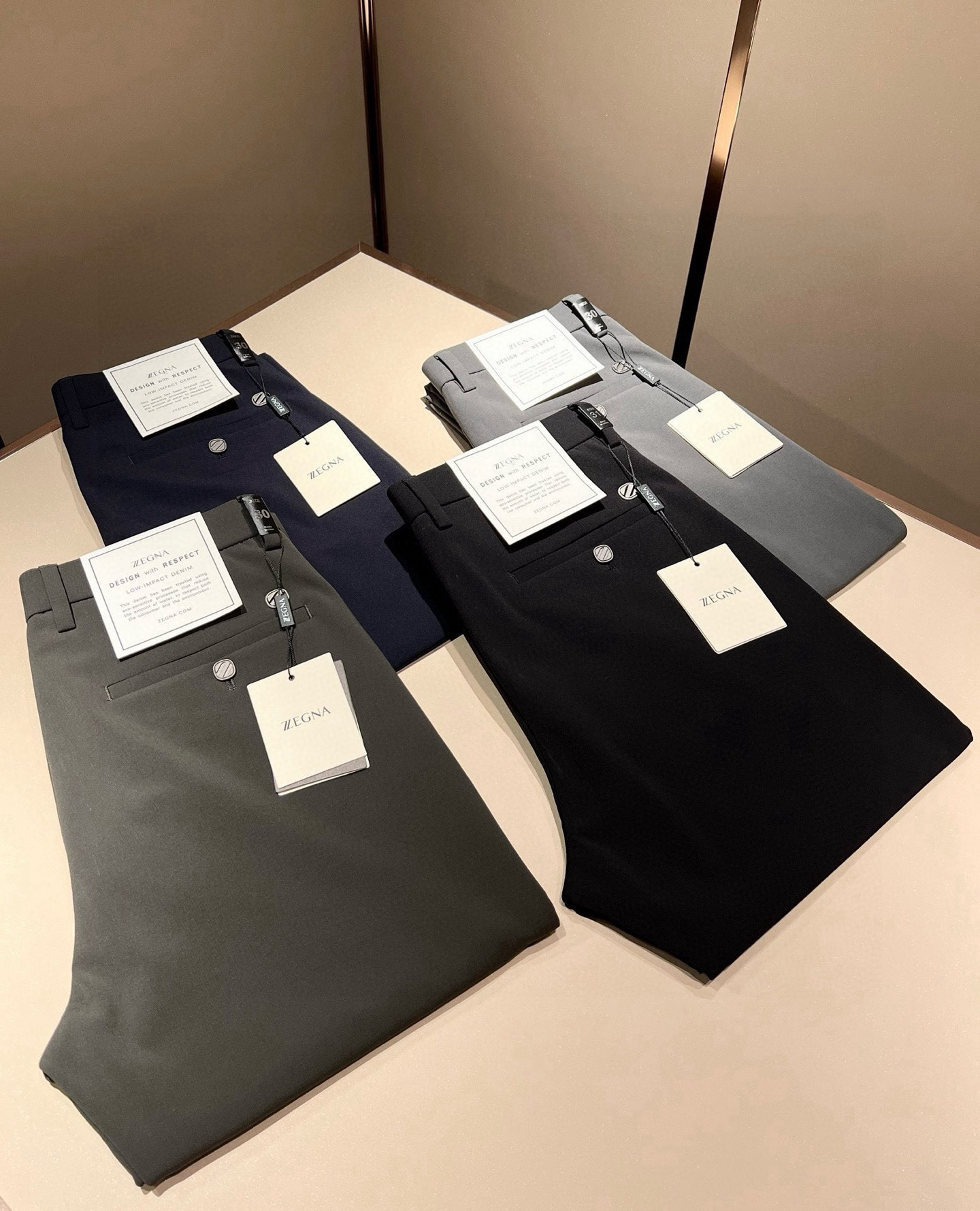 Ermenegildo Zeg*a杰*亚 2025春夏新款男士休闲西裤，压轴的渠道...