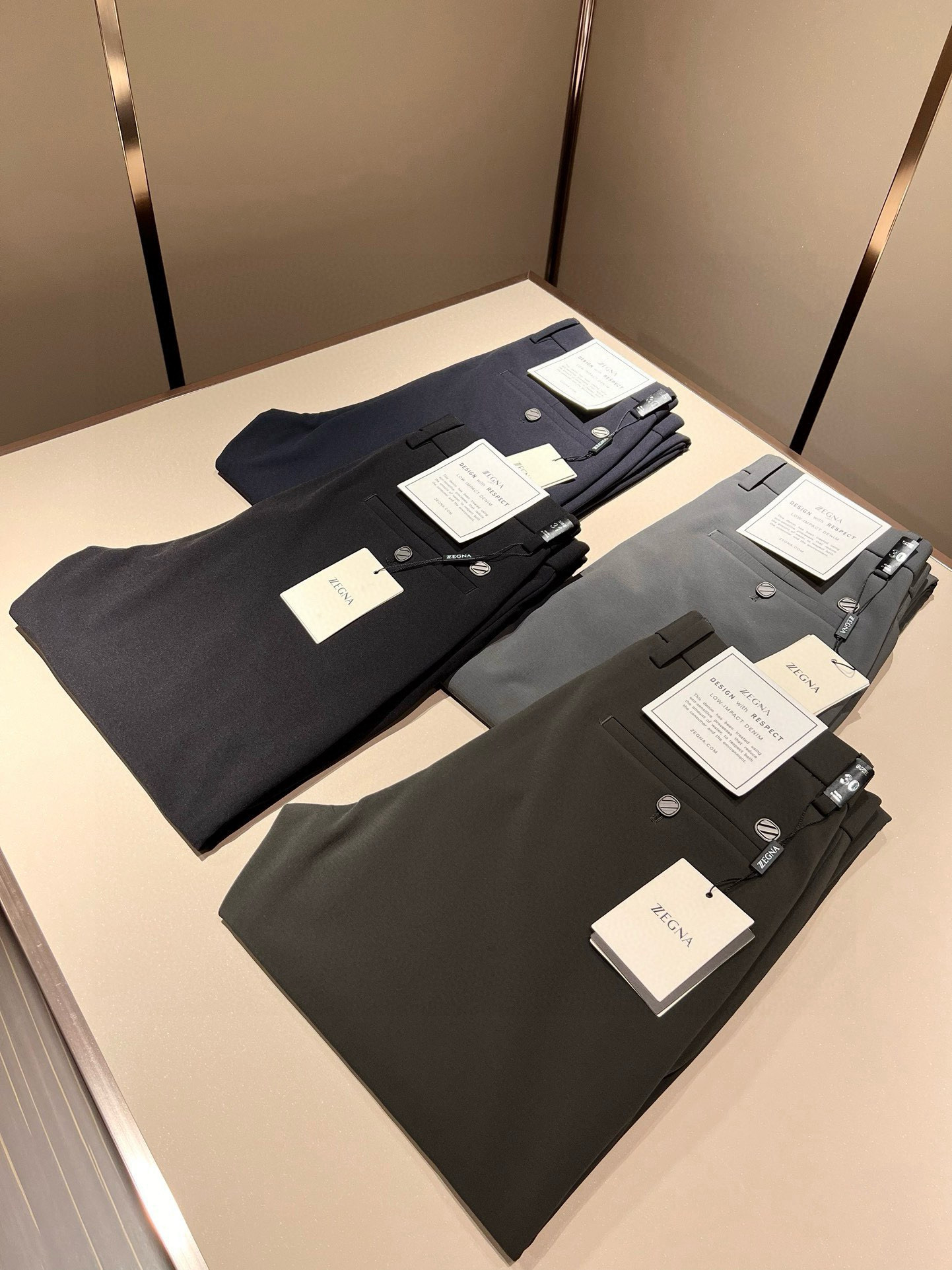 Ermenegildo Zeg*a杰*亚 2025春夏新款男士休闲西裤，压轴的渠道...