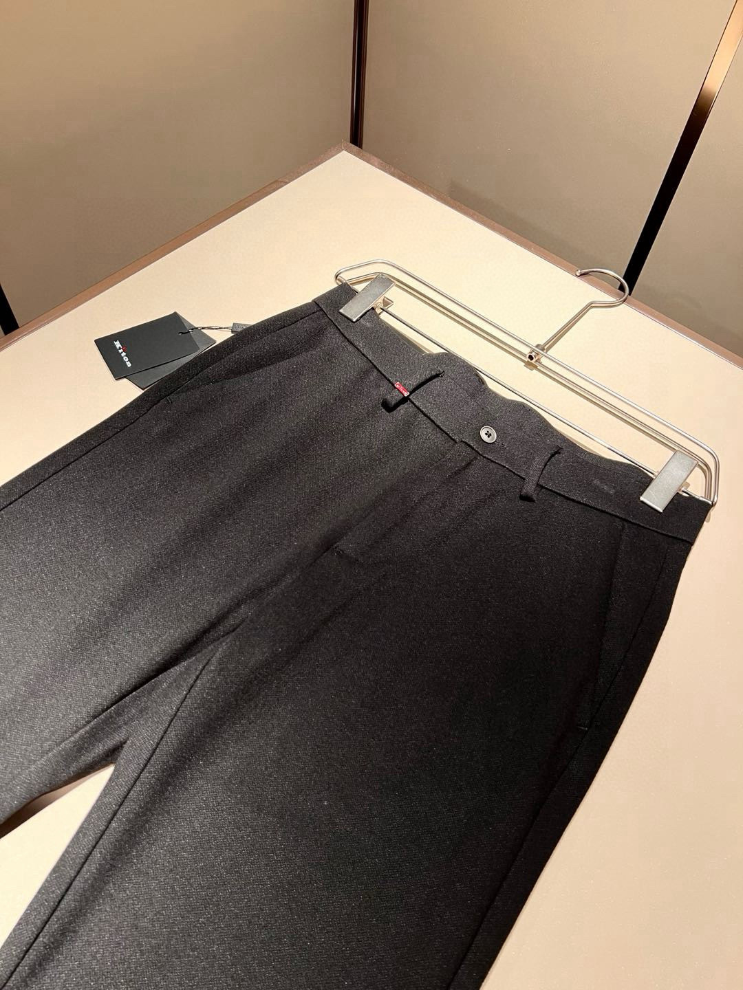 Kiton  西裤服装,包,男 5