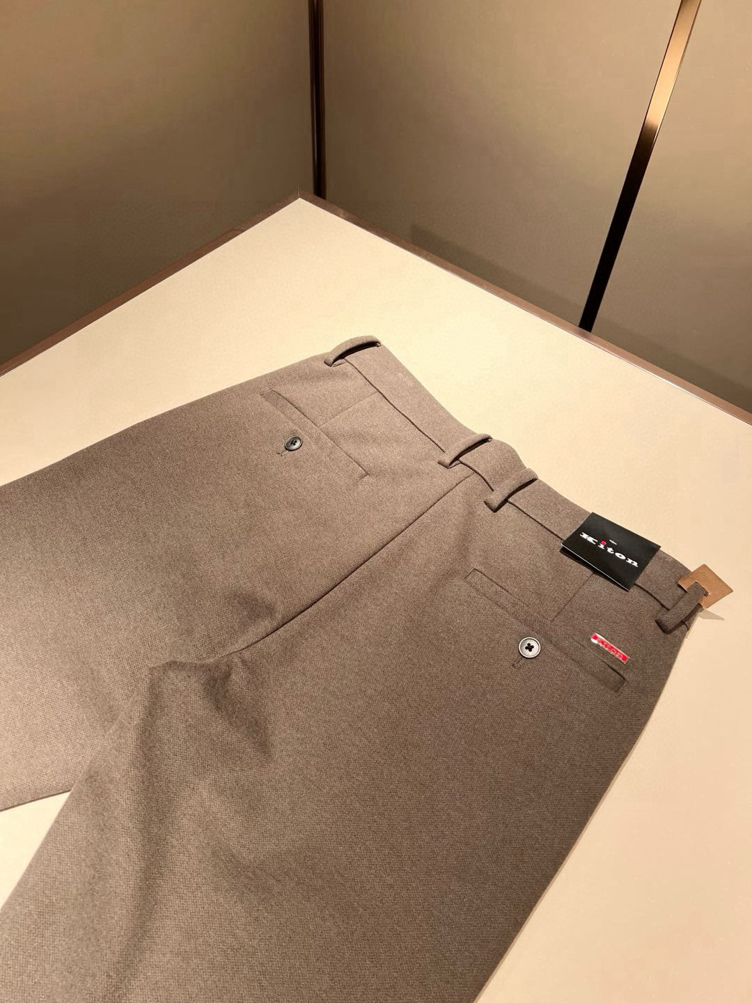 Kiton  西裤服装,包,男 8