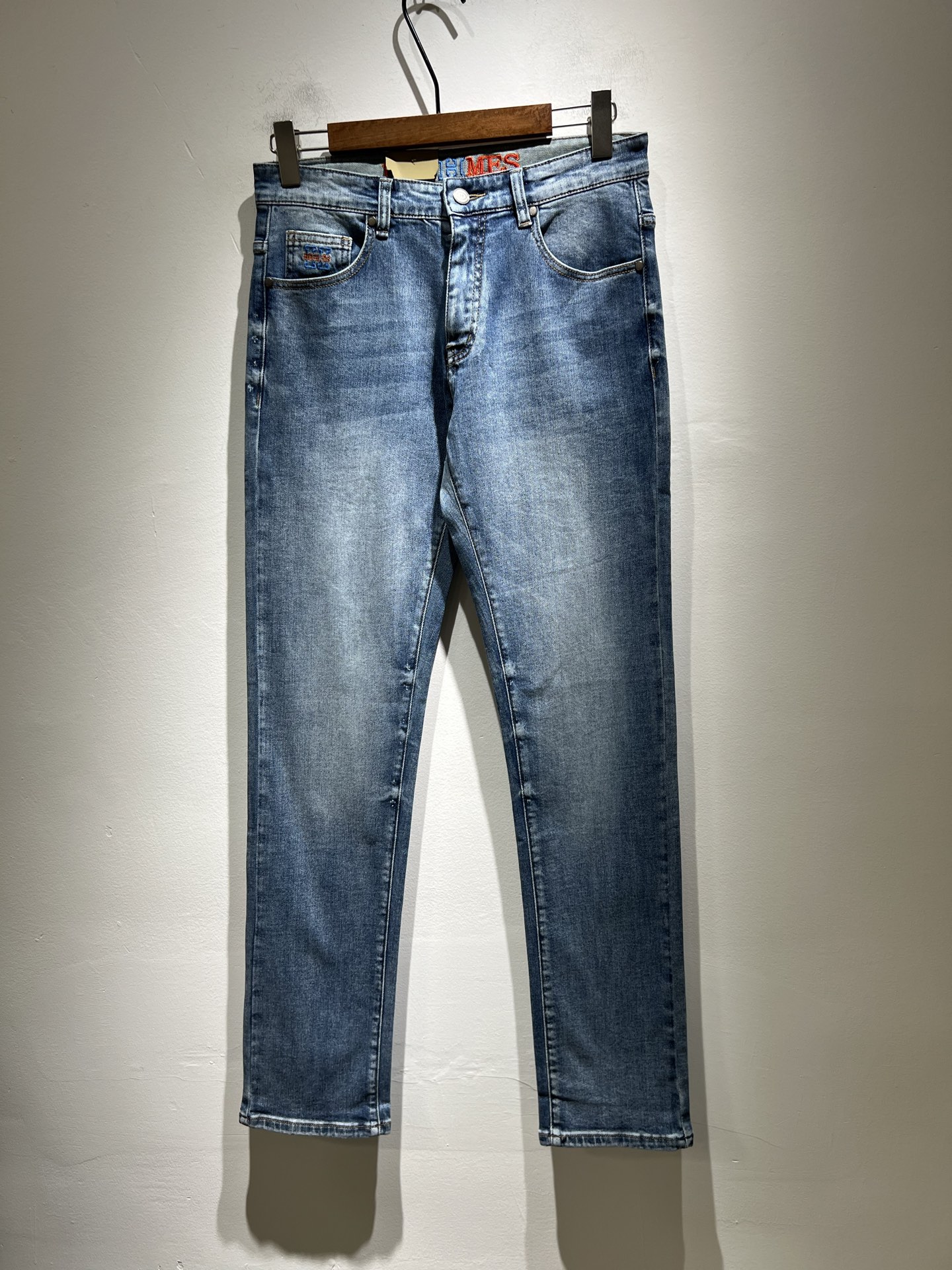 P594 HERM*S Men’s Jeans: High-Quality Craftsmanship in Shanghai Store - 图片 1