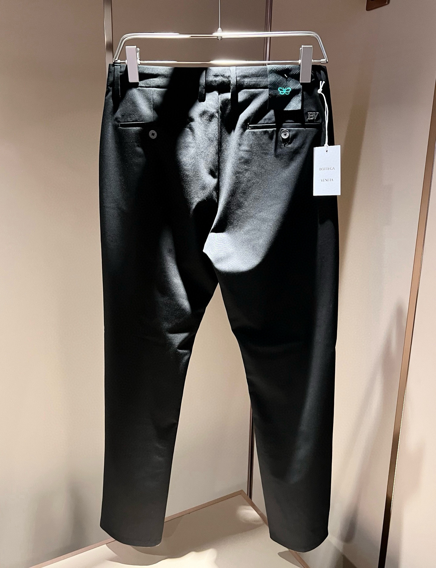 Bottega Veneta Men’s Fashion: High-Quality, Unique Leisure Pants for 2025 - 图片 4