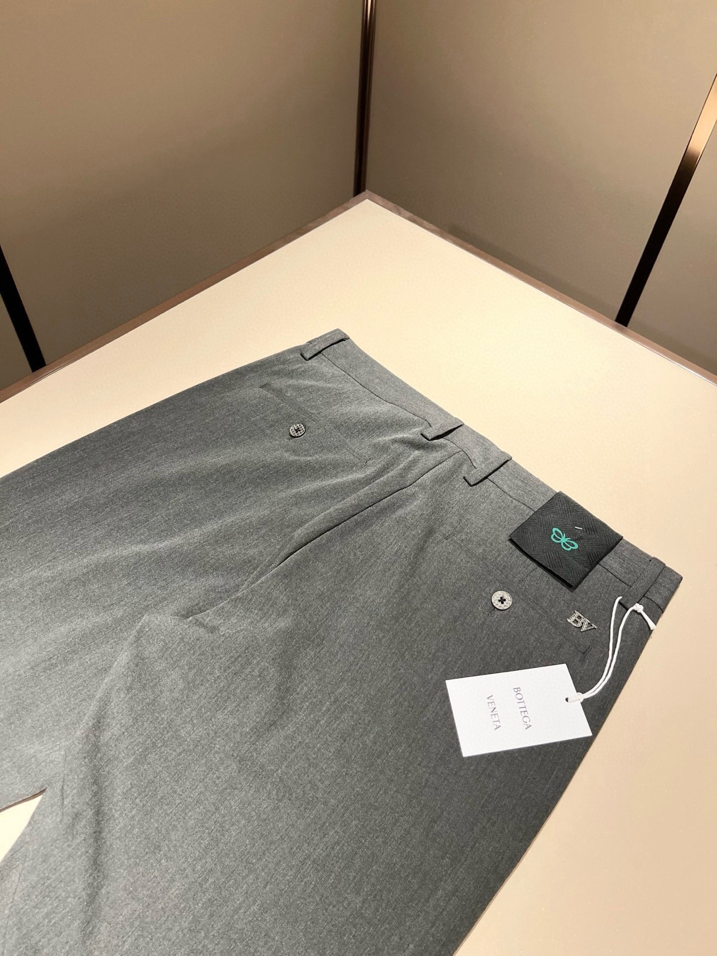 BottegaVen*ta 2025 Men’s Fashion: High-Quality Leisure Pants with Unique Design - 图片 8