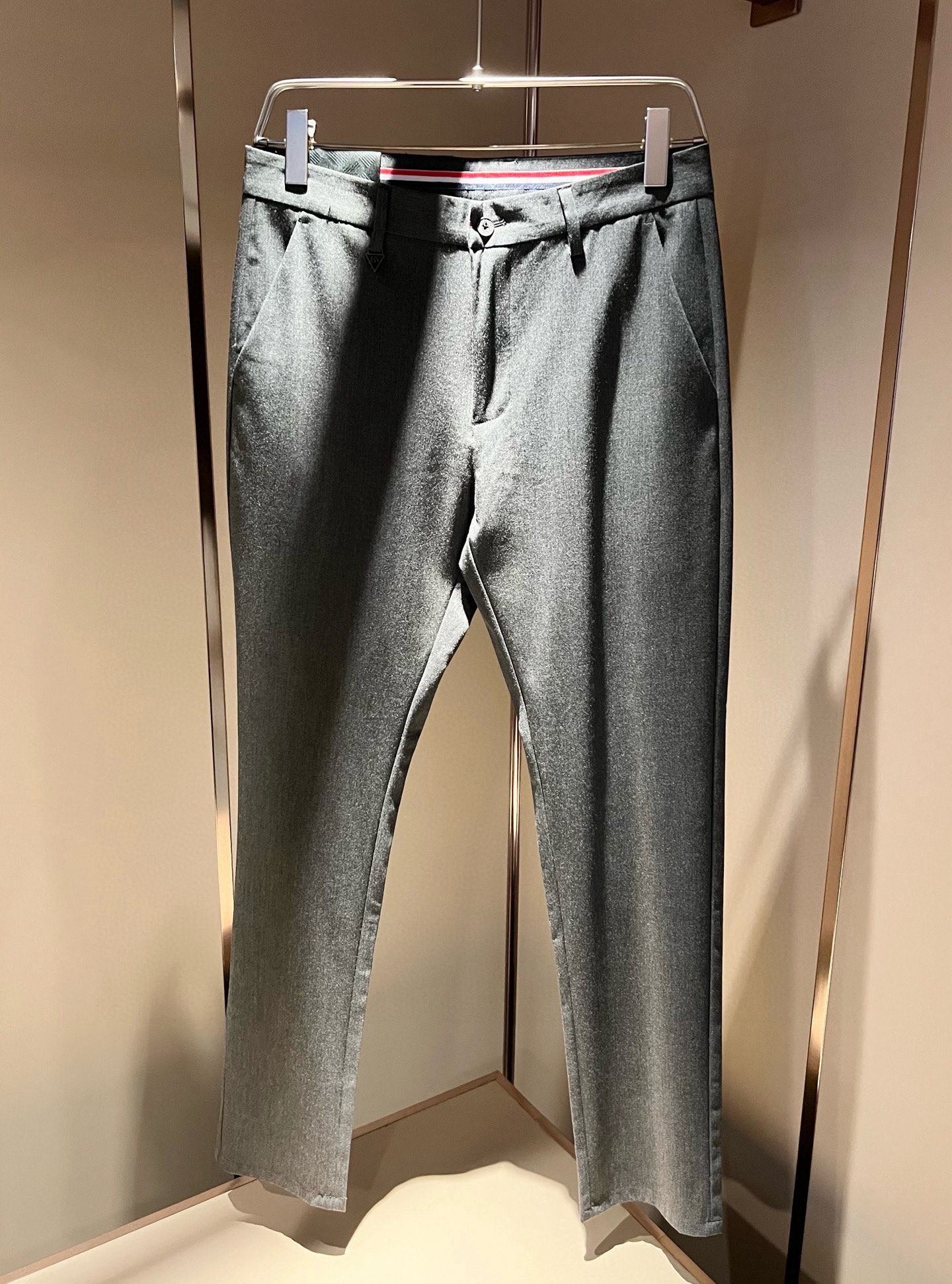 BottegaVen*ta 2025 Men’s Fashion: High-Quality Leisure Pants with Unique Design - 图片 2