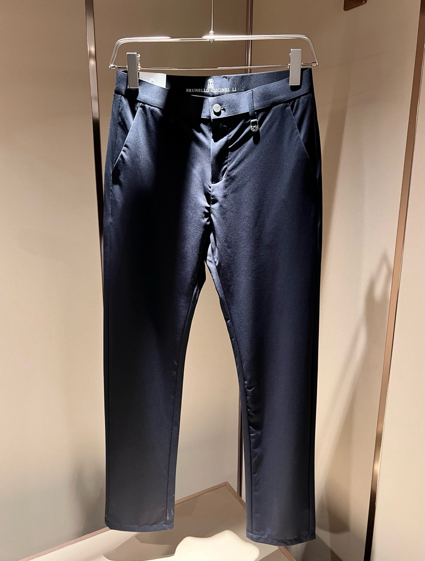 Luxury Japanese Men’s Fashion: Brunello Cucinelli 2025 Pant Collection with High-end Details - 图片 2