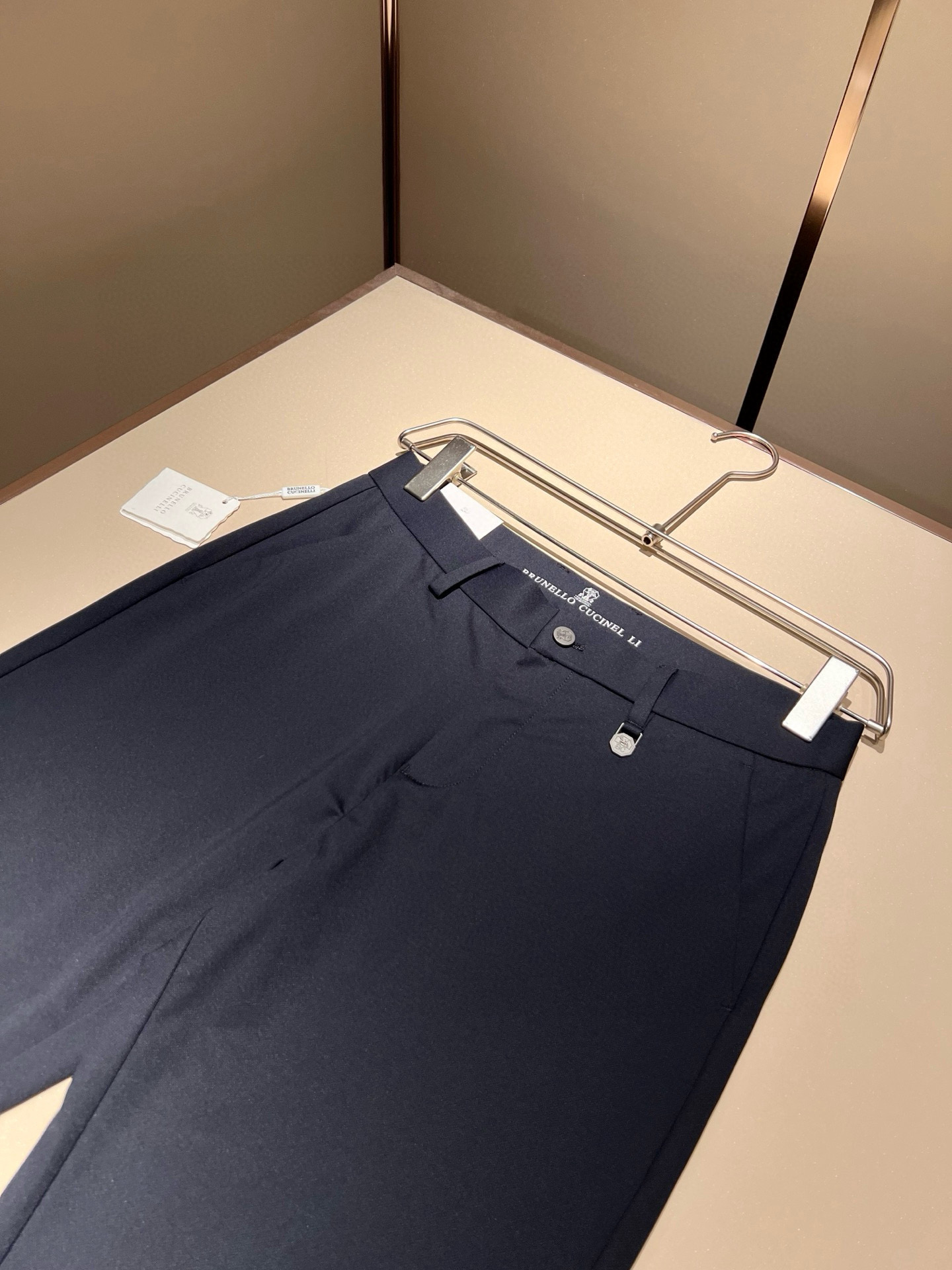 Luxury Japanese Men’s Fashion: Brunello Cucinelli 2025 Pant Collection with High-end Details - 图片 5