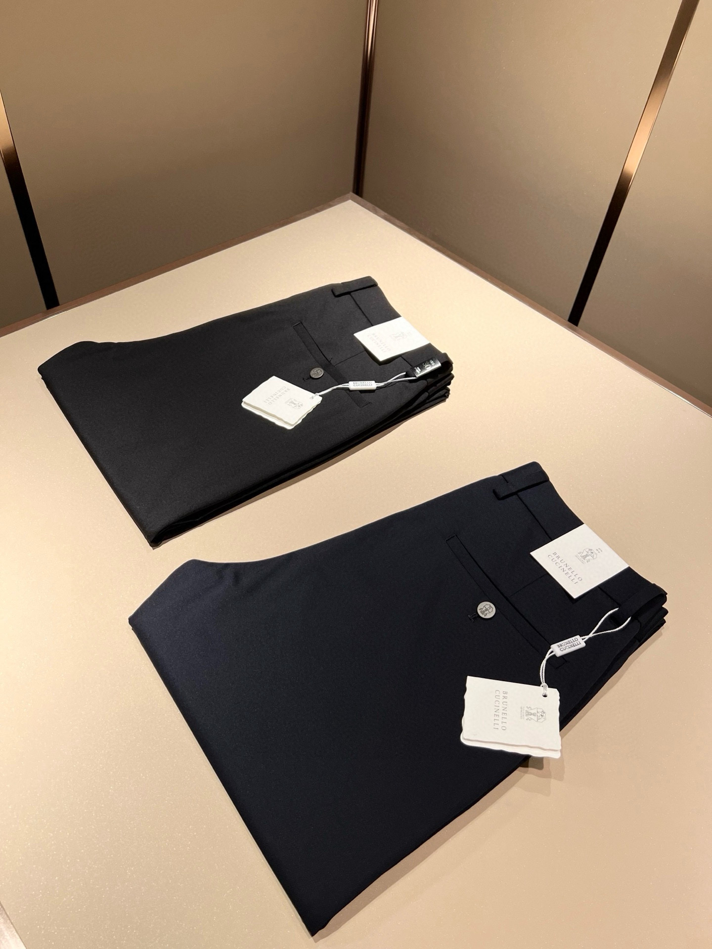 Luxury Japanese Men’s Fashion: Brunello Cucinelli 2025 Pant Collection with High-end Details