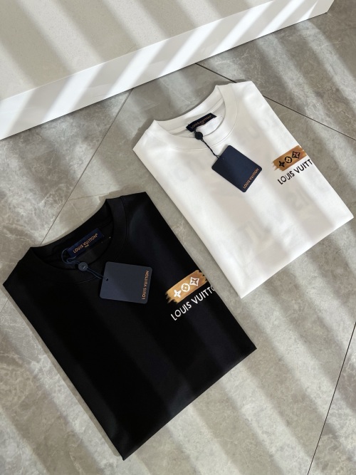 Elegante Camiseta Louis Vuitton con Logo Estampado para Hombre y Mujer 1 Elegante Camiseta Louis Vuitton con Logo Estampado para Hombre y Mujer