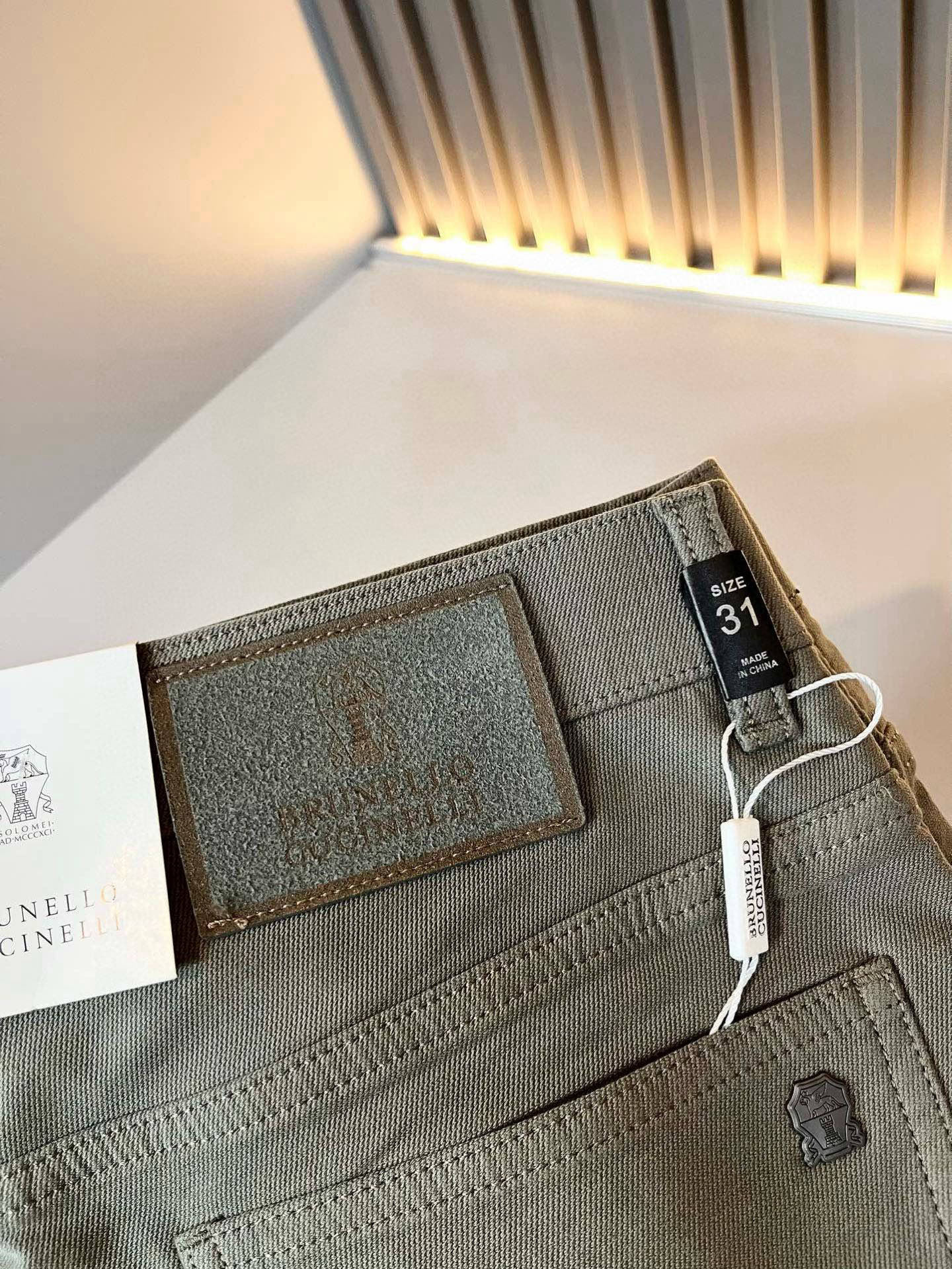 High-end Leisure Pants by Brunello Cucineli: Quality Craftsmanship and Sophisticated Design - 图片 8
