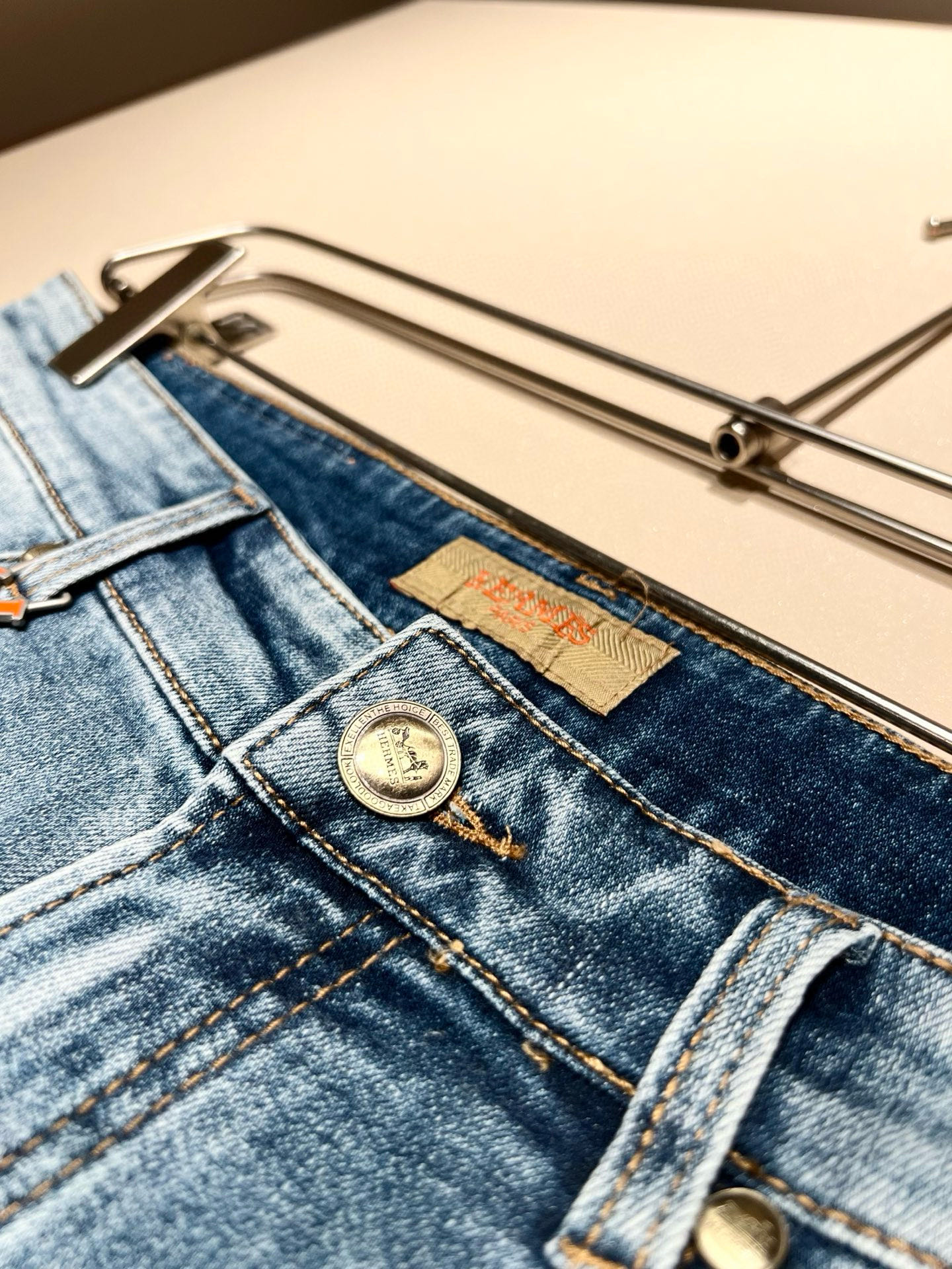 P594 HERM*S Men’s Recycled Jeans: High-Quality Craftsmanship from Shanghai! - 图片 6