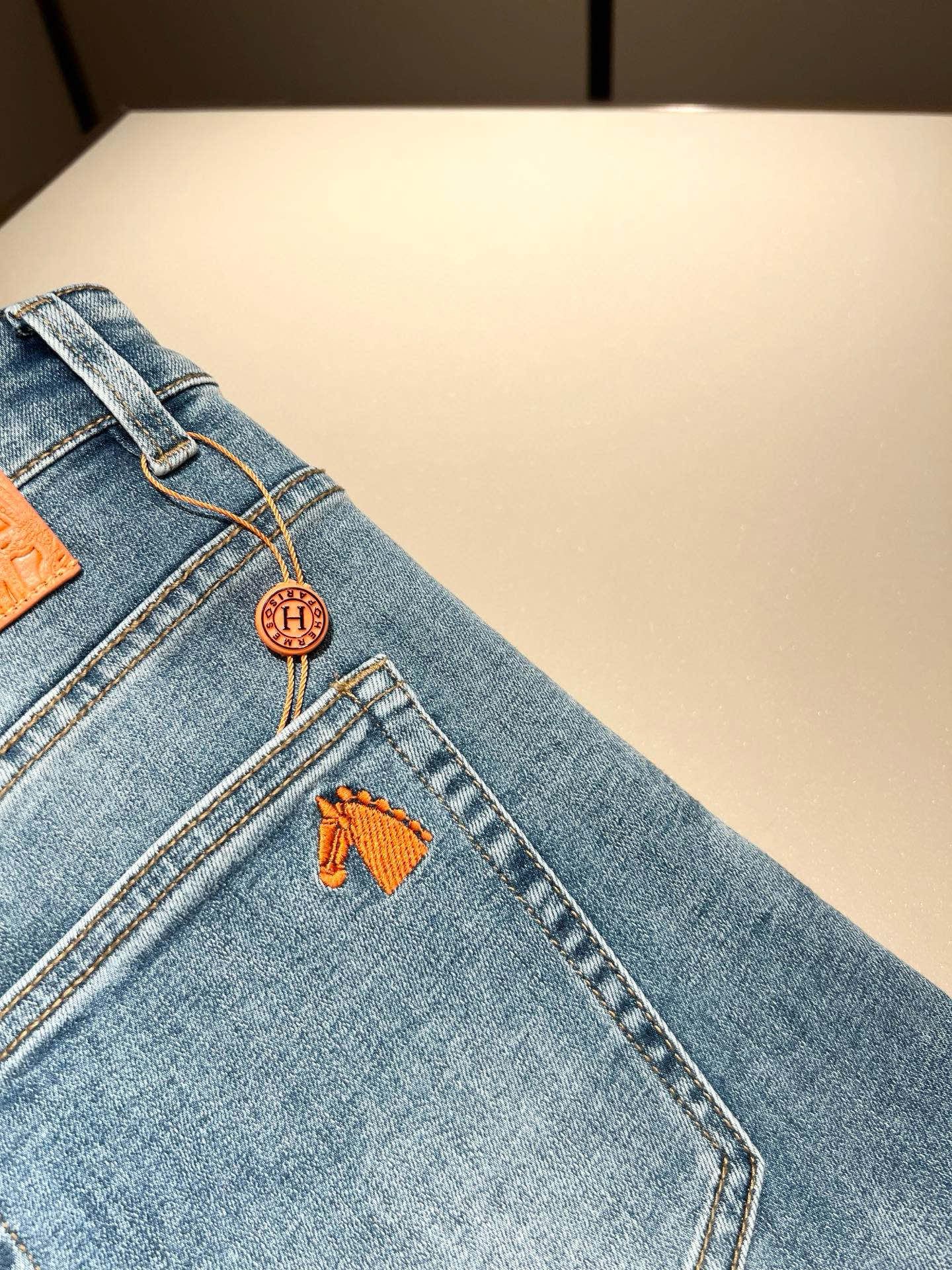 P594 HERM*S Men’s Recycled Jeans: High-Quality Craftsmanship from Shanghai! - 图片 9