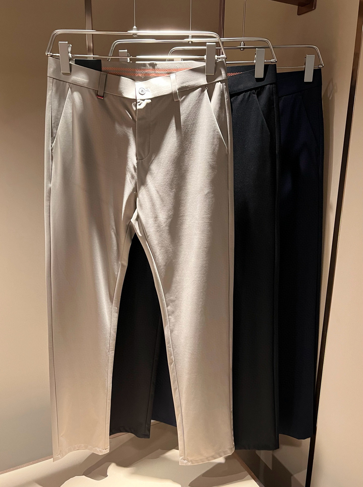 Kiton 2025 Summer Men’s High-End Leisure Pants: Classic Design with Latest Hardware. - 图片 3