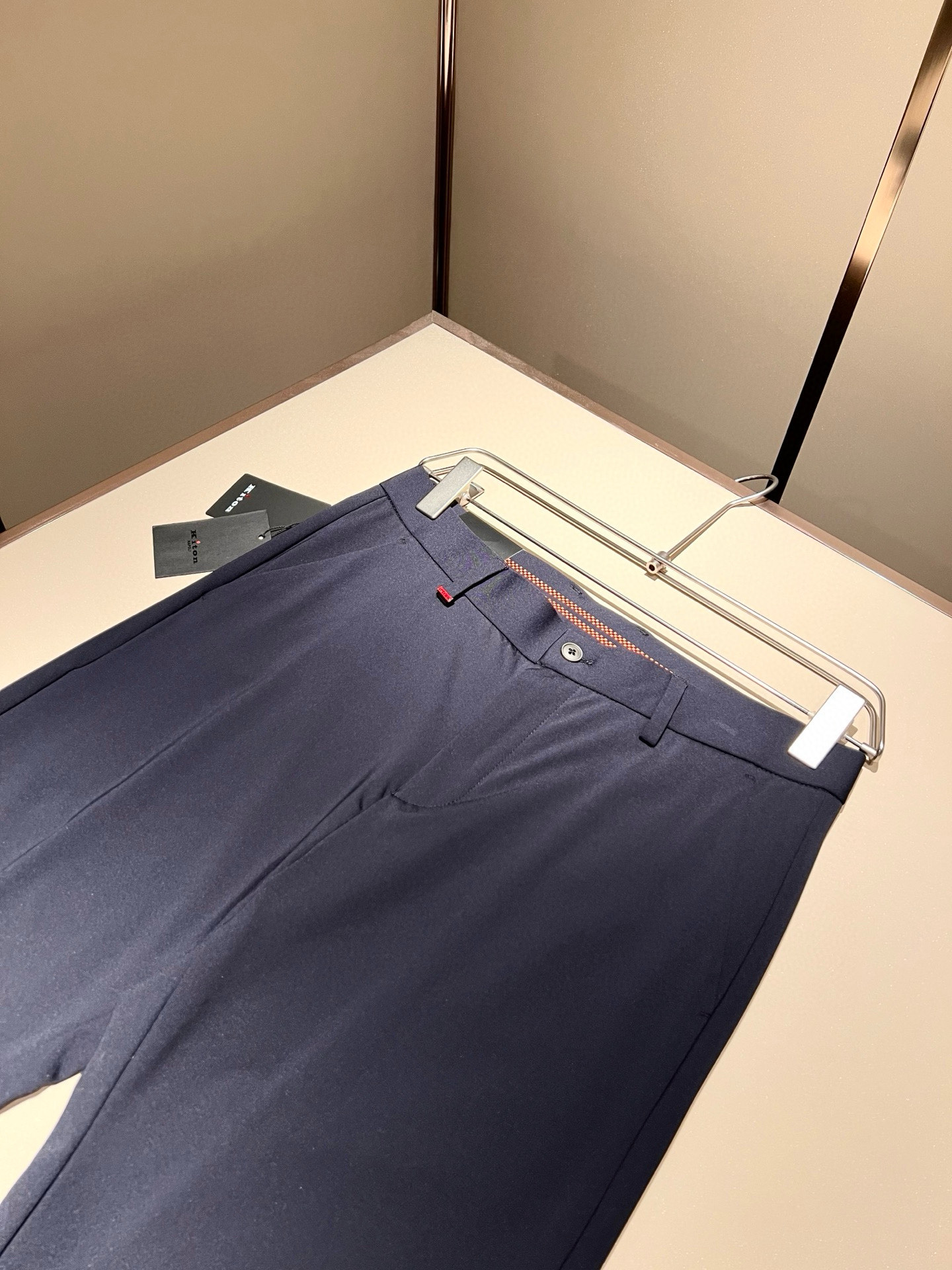 P594 Kiton 2025 Men’s High-End Leisure Pants with Classic Design and Tailoring - 图片 5