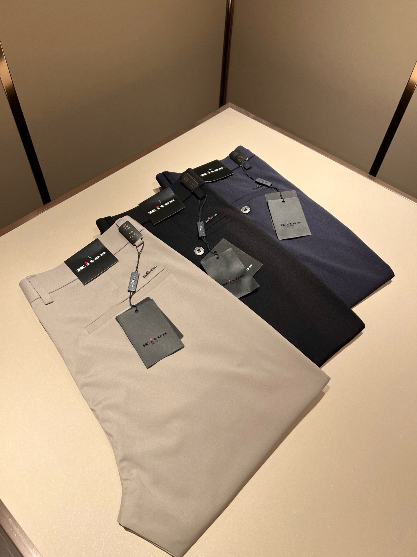 P594 Kiton 2025 Men’s High-End Leisure Pants with Classic Design and Tailoring - 图片 3
