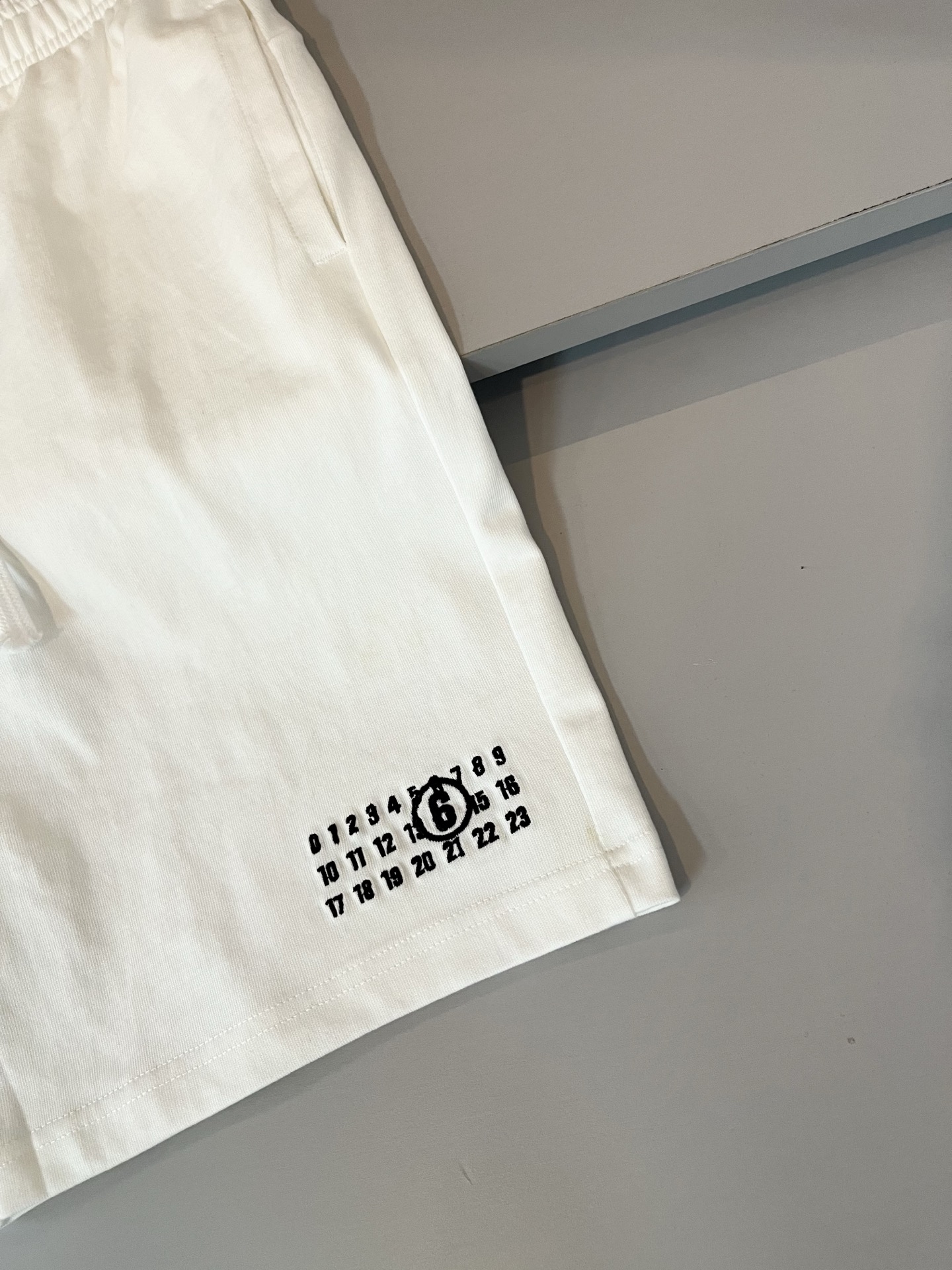 P1000 Magella Maison Margiela 2025 New Co-Opt Kit with Customized Cotton Fabric and Embroidery - 图片 5