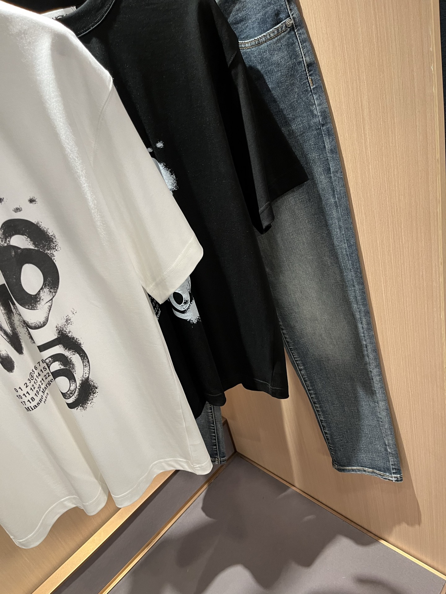 טי שירט יוניסקס Maison Margiela עם הדפס לוגו 8 i1748894049109 8674 0 6
