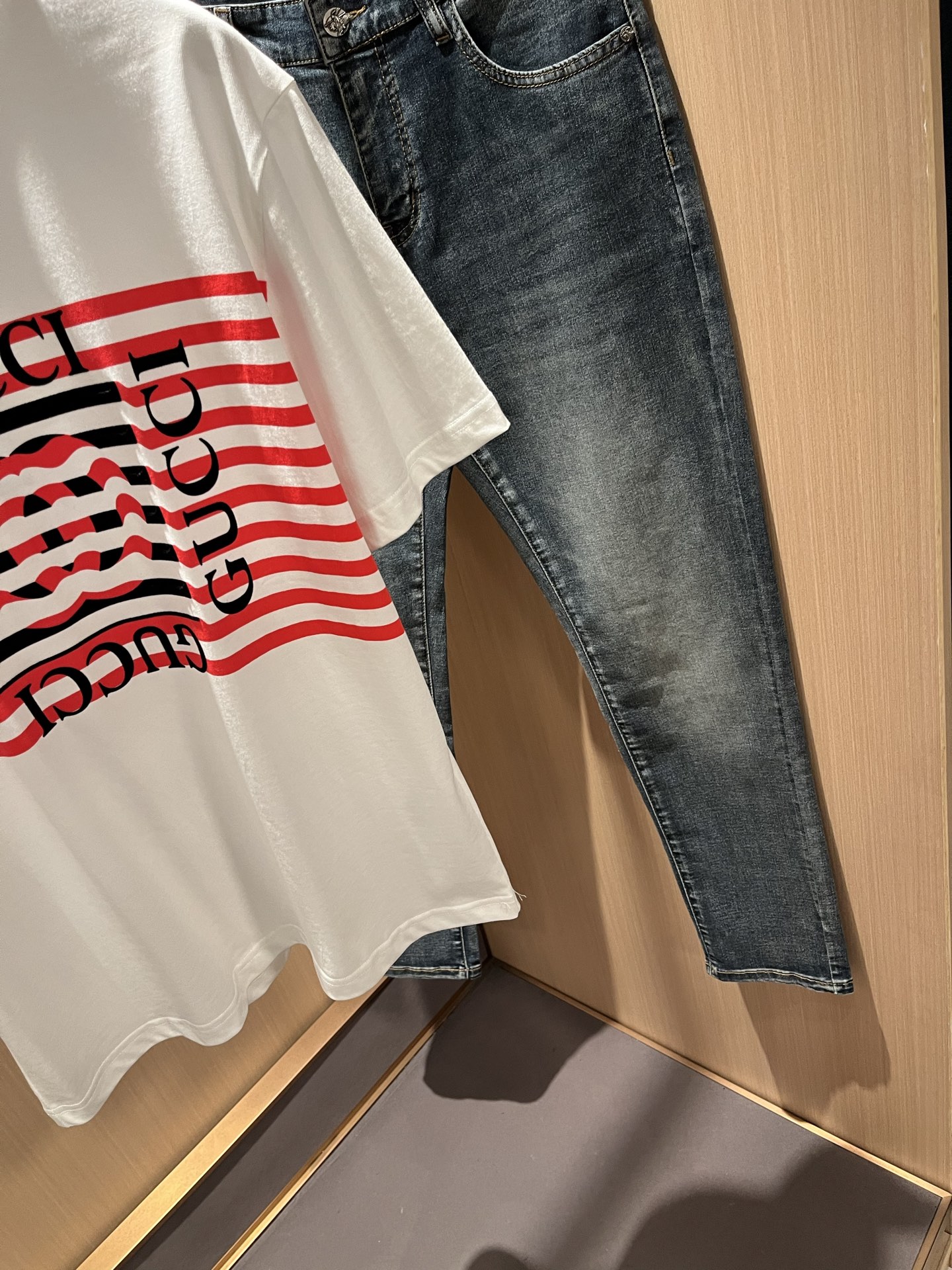 Gucci Cotton Blend Graphic T-Shirt Short Sleeve Crew Neck Unisex Top 8 i1748894075913 7097 0 6