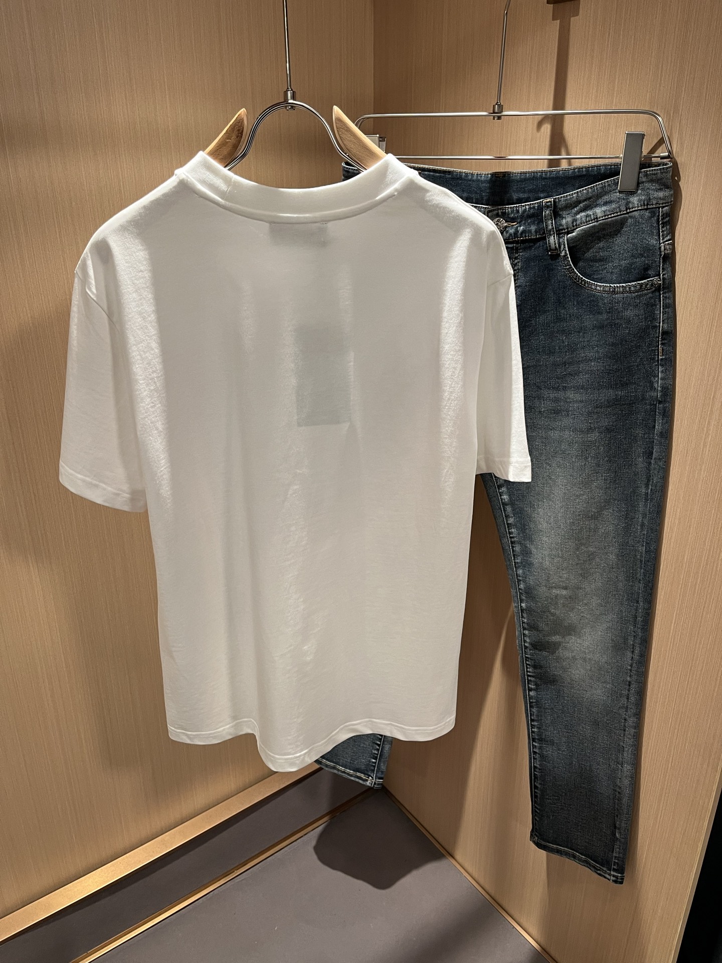 Gucci Cotton Blend Graphic T-Shirt Short Sleeve Crew Neck Unisex Top 4 i1748894078494 2500 0 2