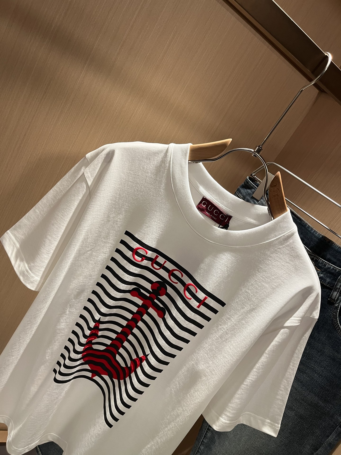 Gucci 2025 Spring/Summer Unisex Cotton Tee with Anchor Graphic 5 i1748894110273 1257 0 3