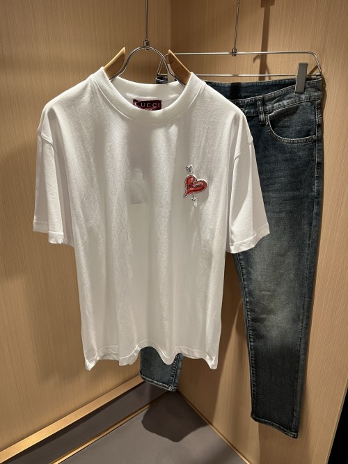 T-shirt Gucci Blanc en Coton avec Broderie Cœur pour Homme et Femme 1 T-shirt Gucci Blanc en Coton avec Broderie Cœur pour Homme et Femme