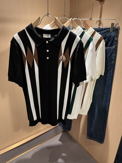 Elegante Polo de Punto Moncler para Hombre | Diseño Moderno y Confortable 1 Elegante Polo de Punto Moncler para Hombre | Diseño Moderno y Confortable