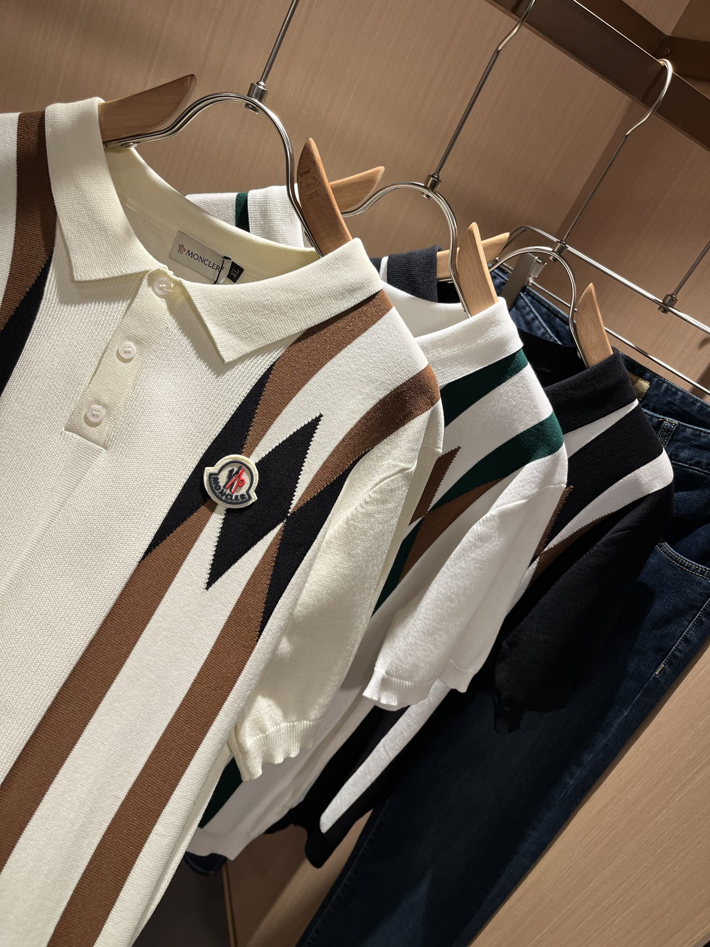 Moncler Spring/Summer Knit Polo Shirt with Logo - Comfortable & Breathable 9 i1749054928516 225 0 7