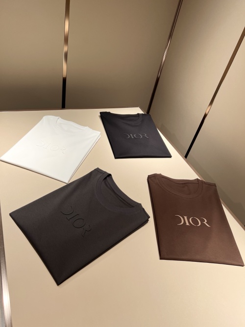 Elegante Camiseta Dior de Algodón para Hombre y Mujer - Diseño Moderno 1 Elegante Camiseta Dior de Algodón para Hombre y Mujer - Diseño Moderno