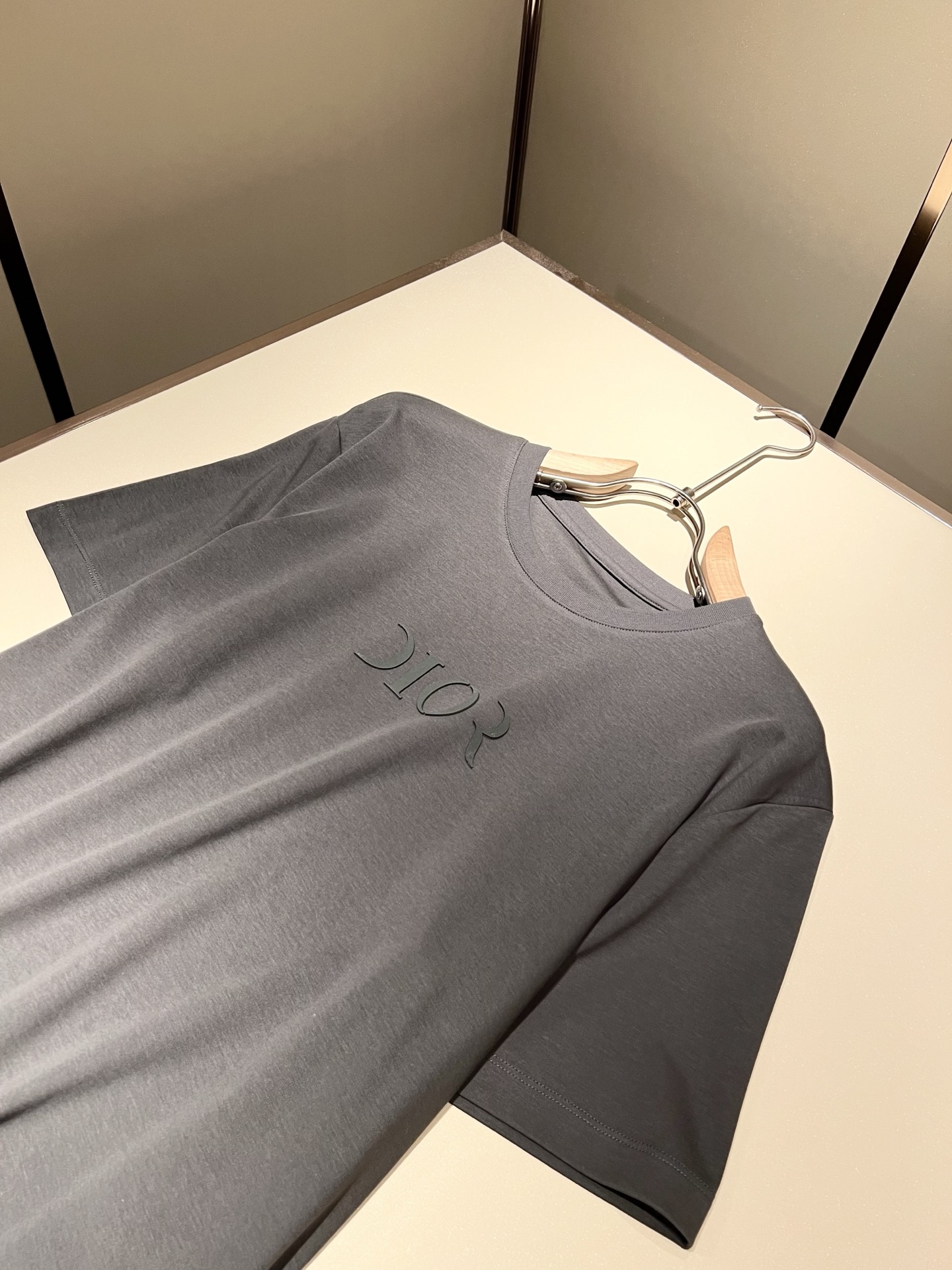 Dior Unisex 2025 Spring/Summer Cotton T-Shirt with Logo - Fashionable & Versatile 6 i1749220600336 3038 0 4