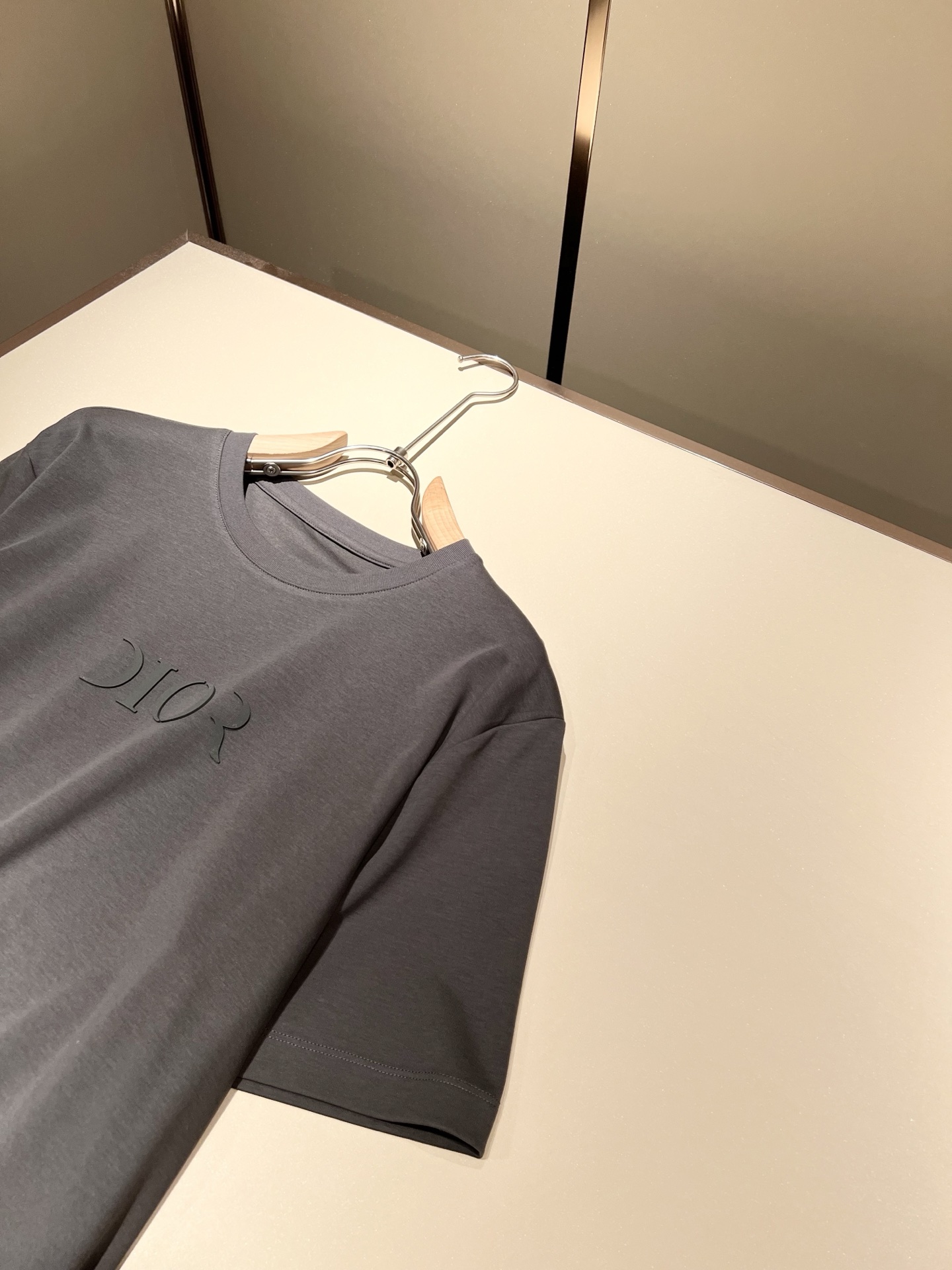 Dior Unisex 2025 Spring/Summer Cotton T-Shirt with Logo - Fashionable & Versatile 7 i1749220601778 4550 0 5