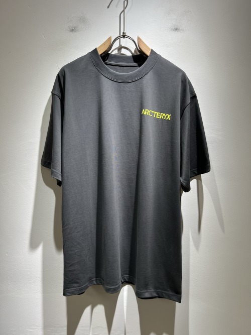ARCTERYX Camiseta de Manga Corta Unisex 2025 - Comodidad y Estilo al Aire Libre 1 ARCTERYX Camiseta de Manga Corta Unisex 2025 - Comodidad y Estilo al Aire Libre