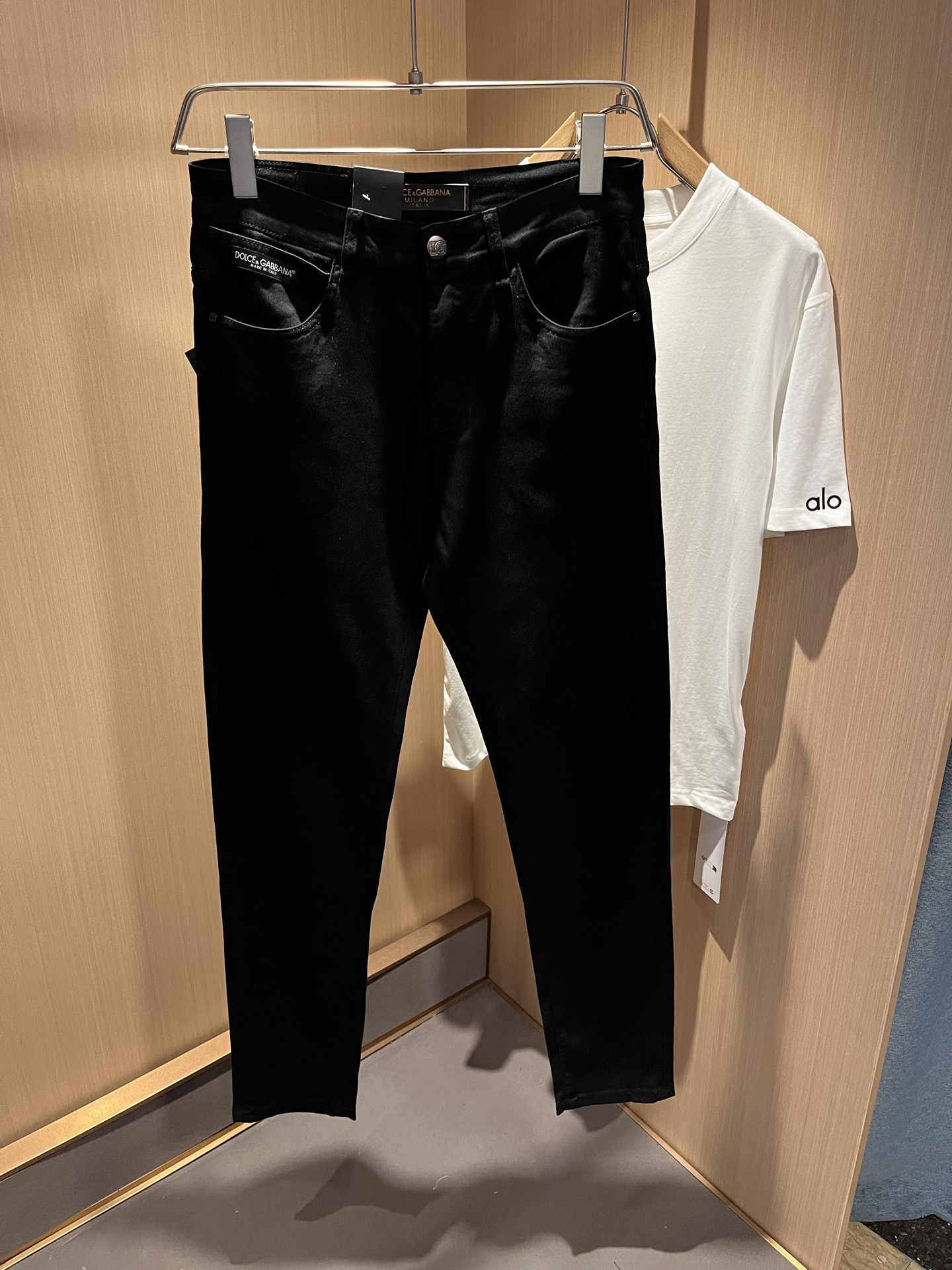  Dolce &  杜嘉*纳 2025春夏新品牛仔裤，水洗处理自然不易变形脱色、立体剪裁完美塑形面料质舒