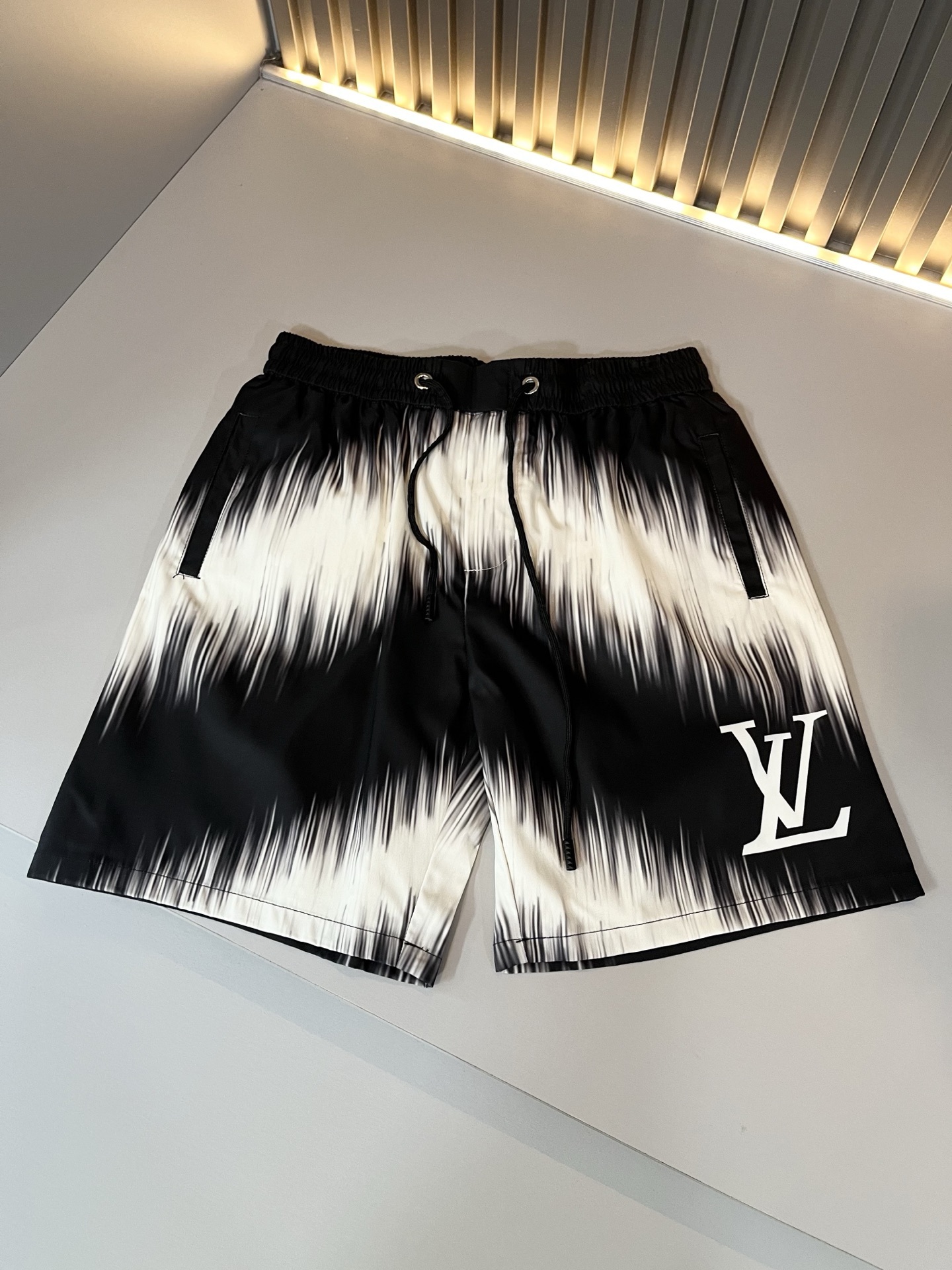 Louis Vuit*on路易*登 2025春夏男女同款👫logo休闲短裤,2025新款男女同款休闲短